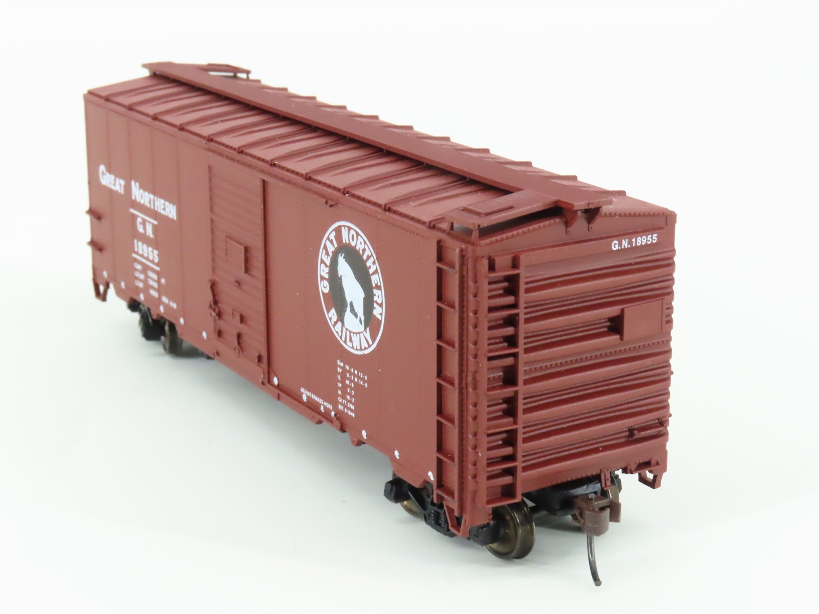 HO Scale Accurail 3215 GN Great Northern 40' AAR Steel Box Car #18955 - Upgraded