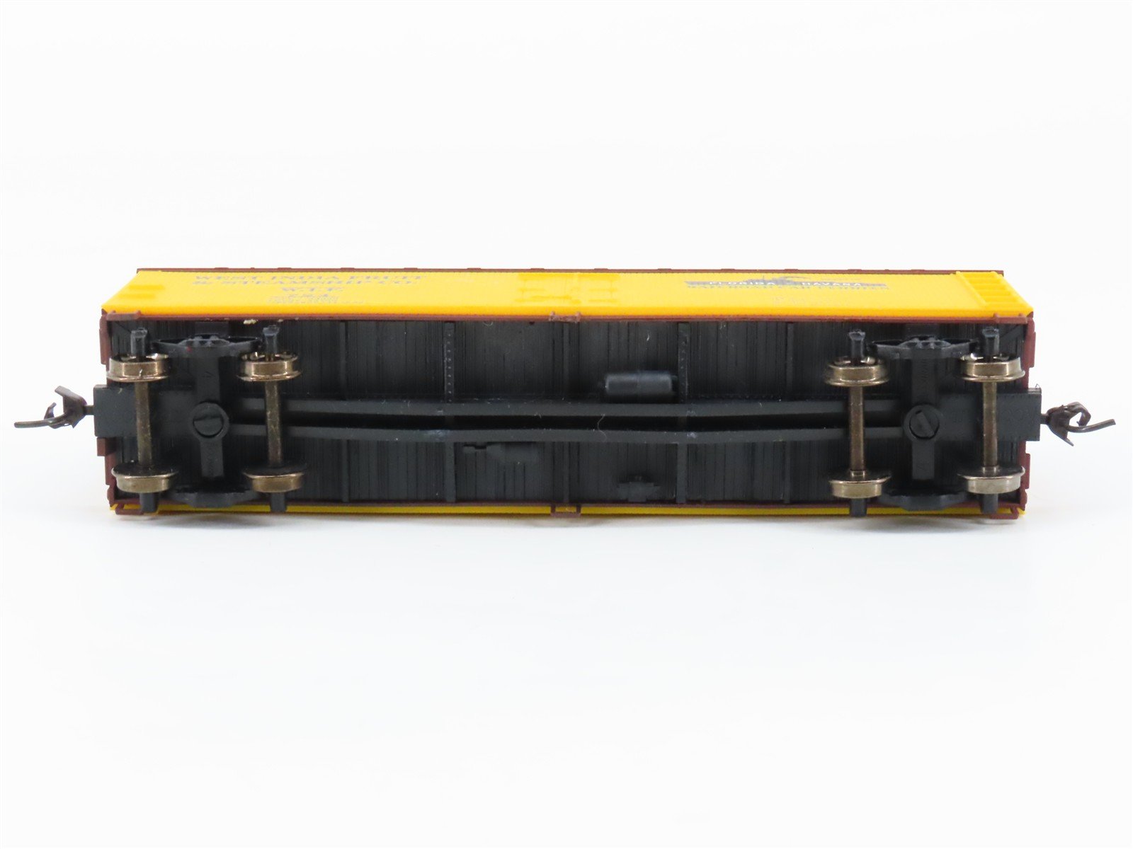 HO Scale Accurail 4806 WIF West India Fruit 40' Wood Reefer #724 - Upgraded