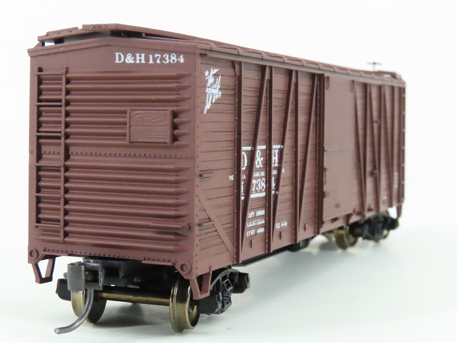 HO Accurail 4202 D&H Delaware & Hudson 40' OB Wood Box Car #17384 - Upgraded