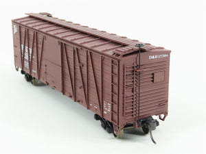 HO Accurail 4202 D&H Delaware & Hudson 40' OB Wood Box Car #17384 - Upgraded
