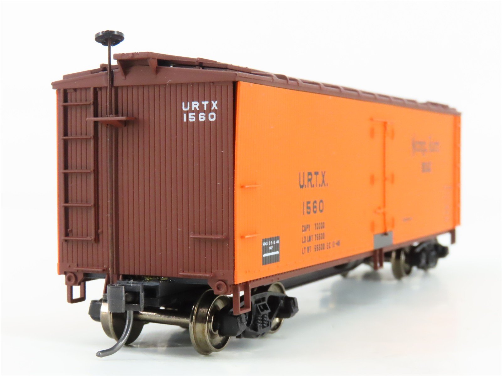 HO Accurail 4811 URTX NKP Nickel Plate Road 40' Wood Reefer #1560 - Upgraded