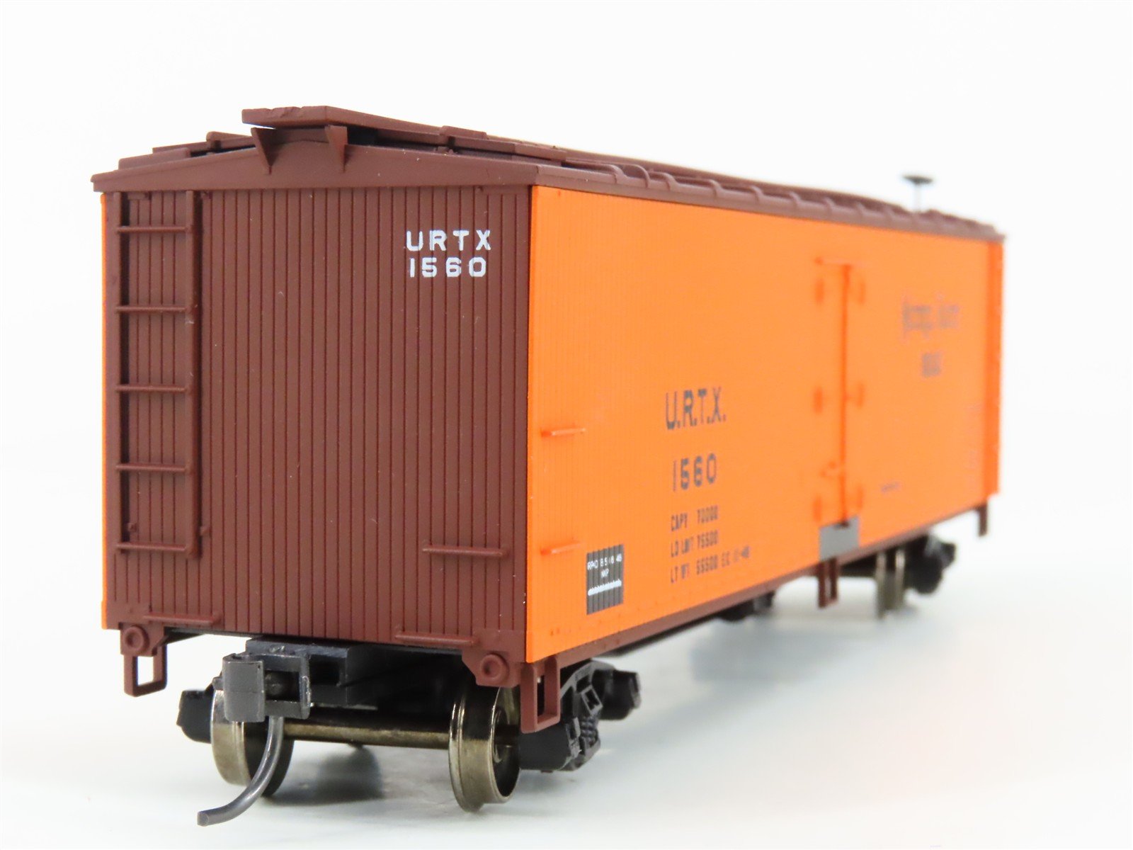 HO Accurail 4811 URTX NKP Nickel Plate Road 40' Wood Reefer #1560 - Upgraded