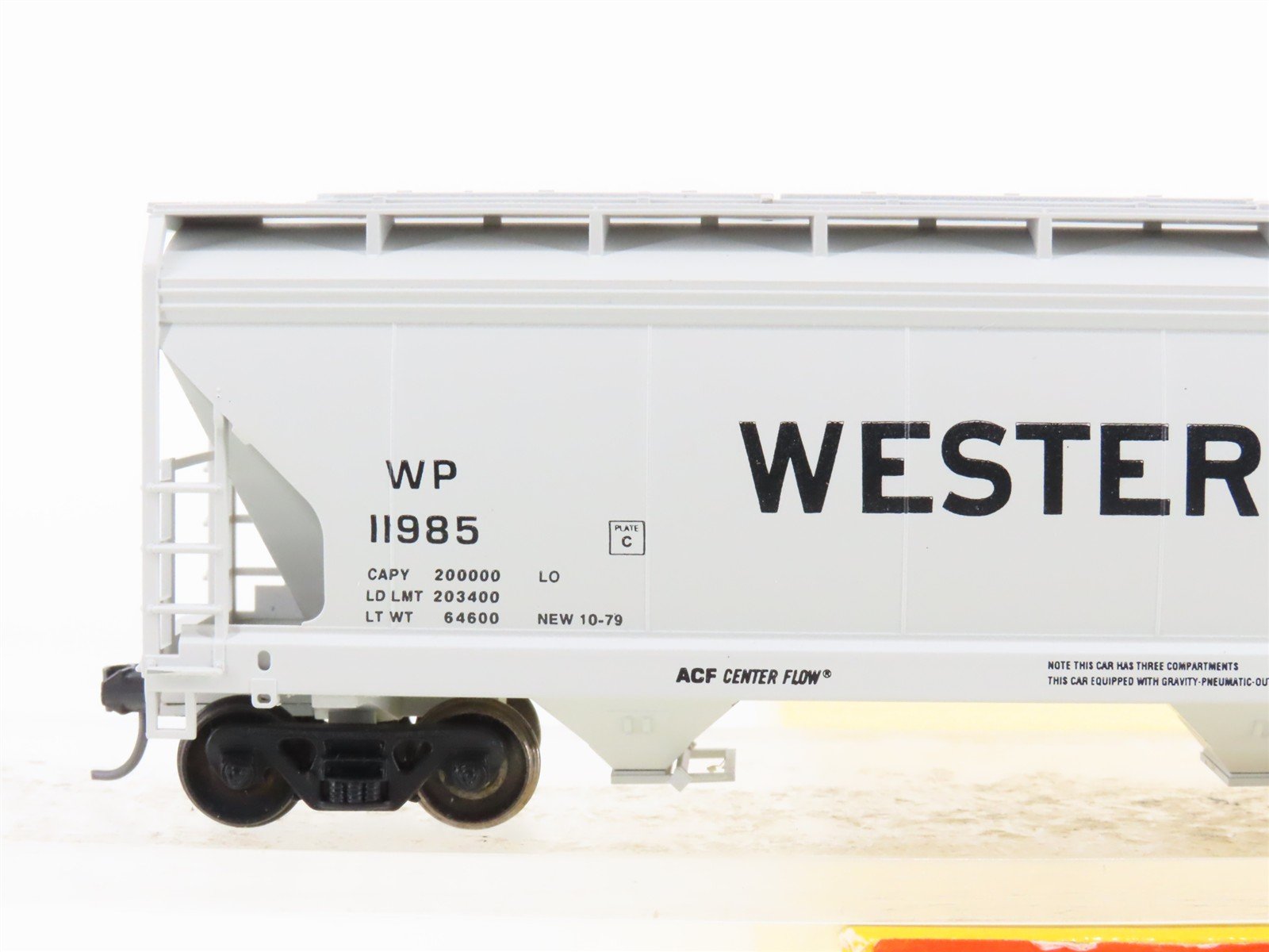 HO Accurail 2011 WP Western Pacific ACF 3-Bay Covered Hopper #11985 - Upgraded