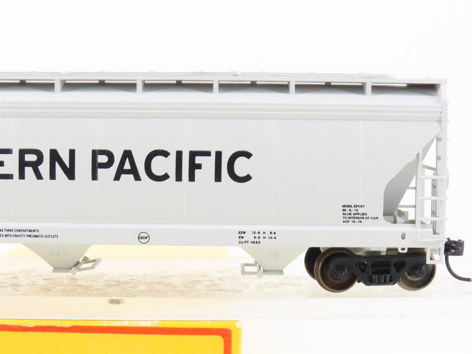 HO Accurail 2011 WP Western Pacific ACF 3-Bay Covered Hopper #11985 - Upgraded
