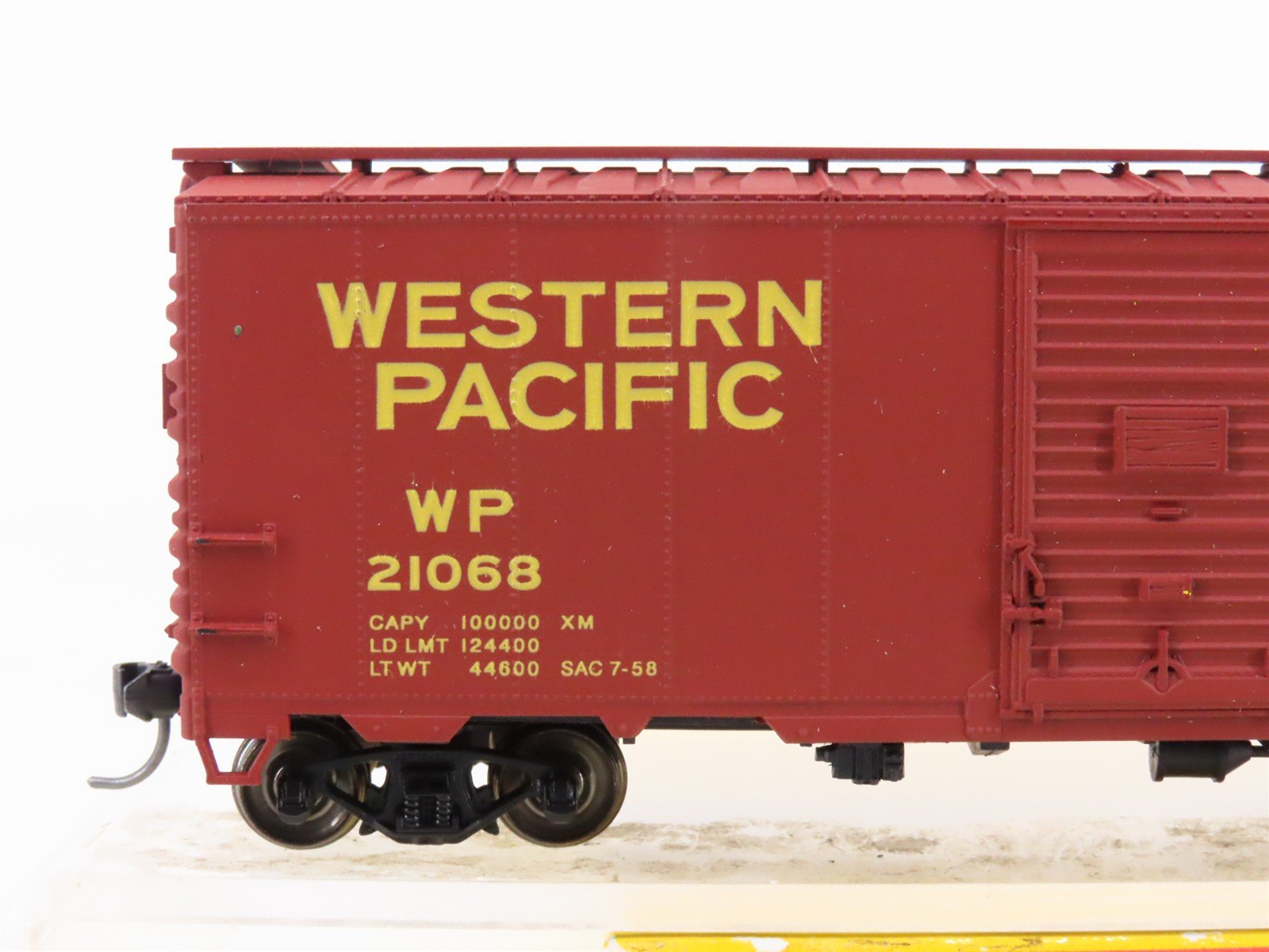 HO Scale Accurail 3224 WP 