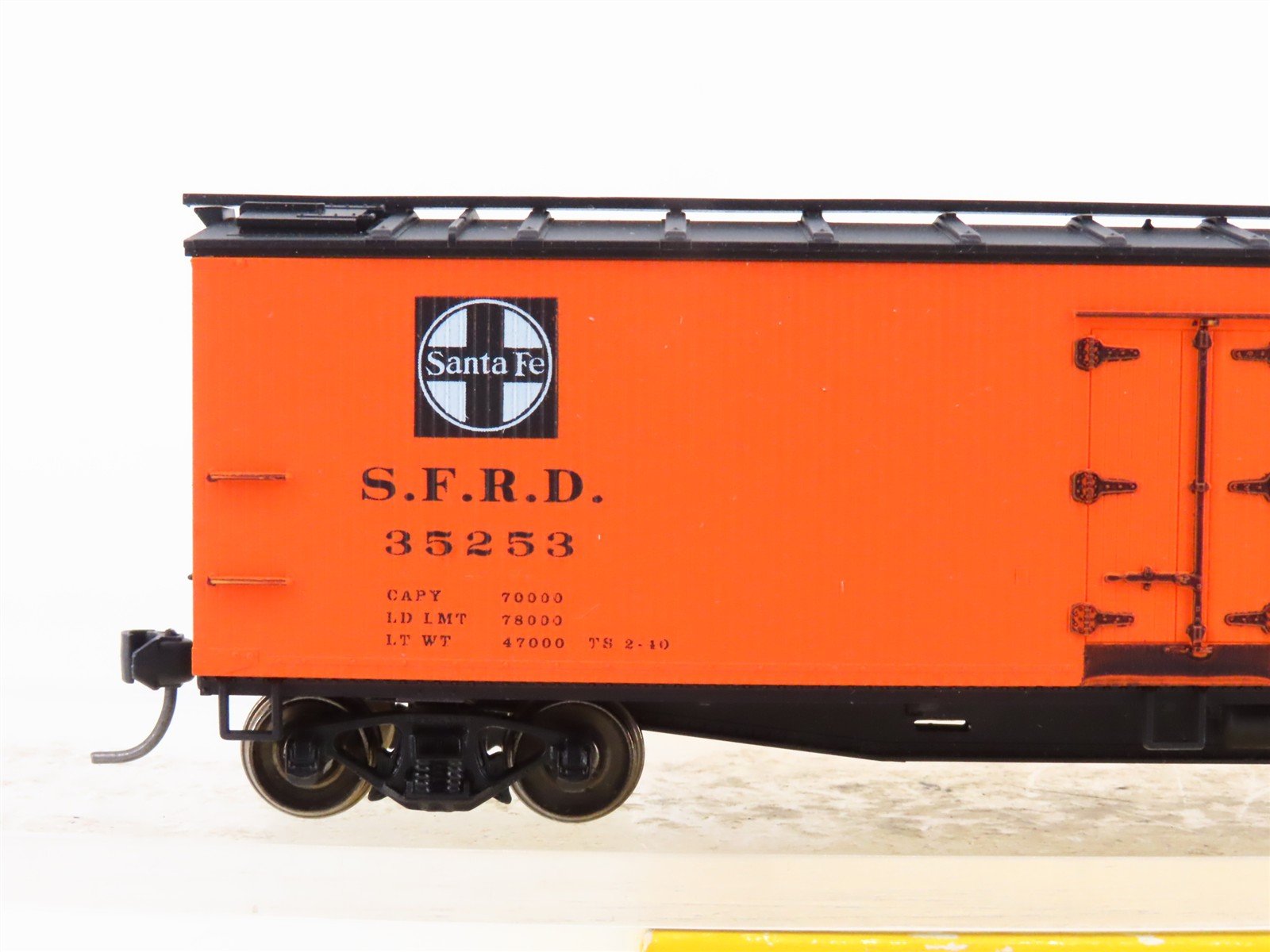 HO Accurail 4818 SFRD ATSF Santa Fe 