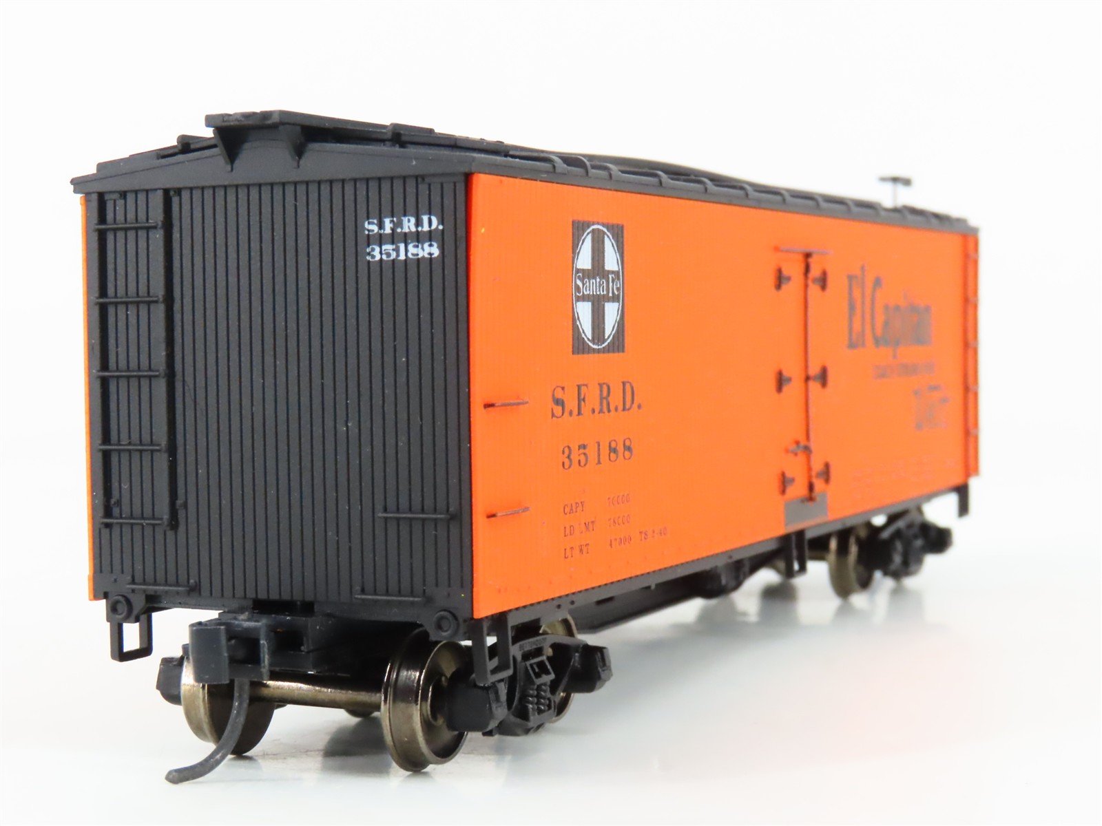HO Accurail 4817 SFRD ATSF 