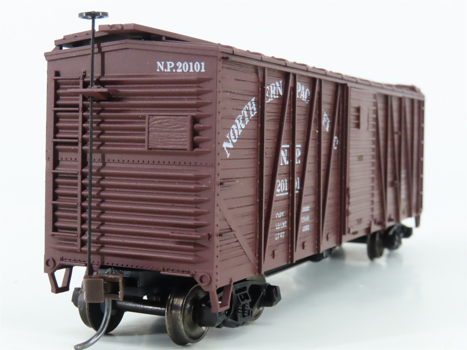 HO Scale Accurail 4403 NP Northern Pacific 40' OB Wood Box Car #20101 - Upgraded