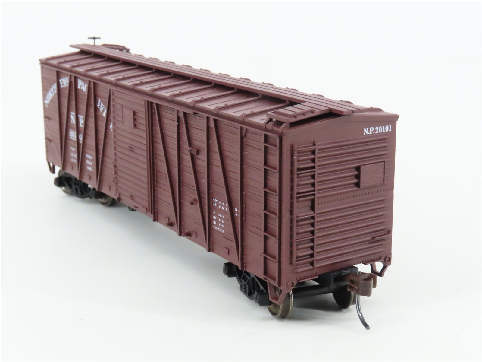 HO Scale Accurail 4403 NP Northern Pacific 40' OB Wood Box Car #20101 - Upgraded