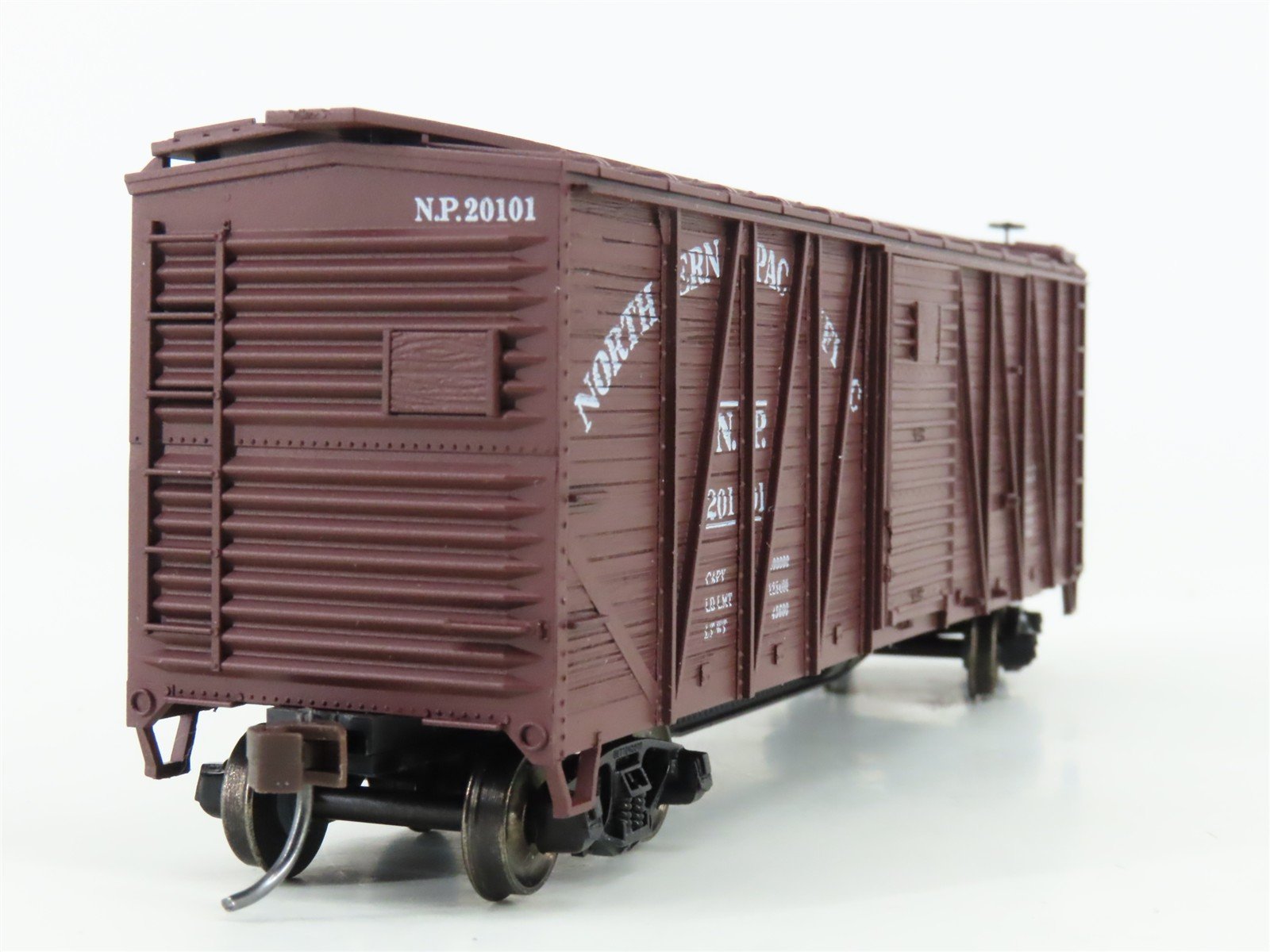 HO Scale Accurail 4403 NP Northern Pacific 40' OB Wood Box Car #20101 - Upgraded