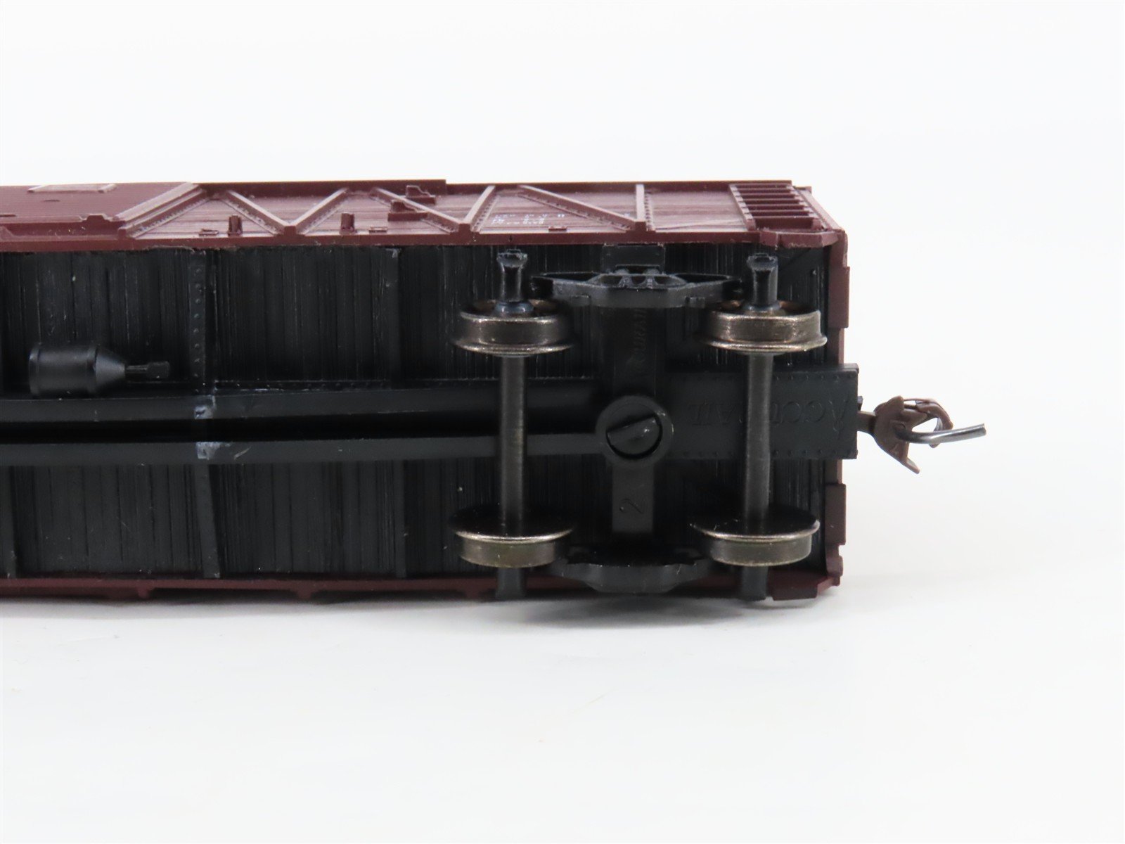 HO Scale Accurail 4403 NP Northern Pacific 40' OB Wood Box Car #20101 - Upgraded