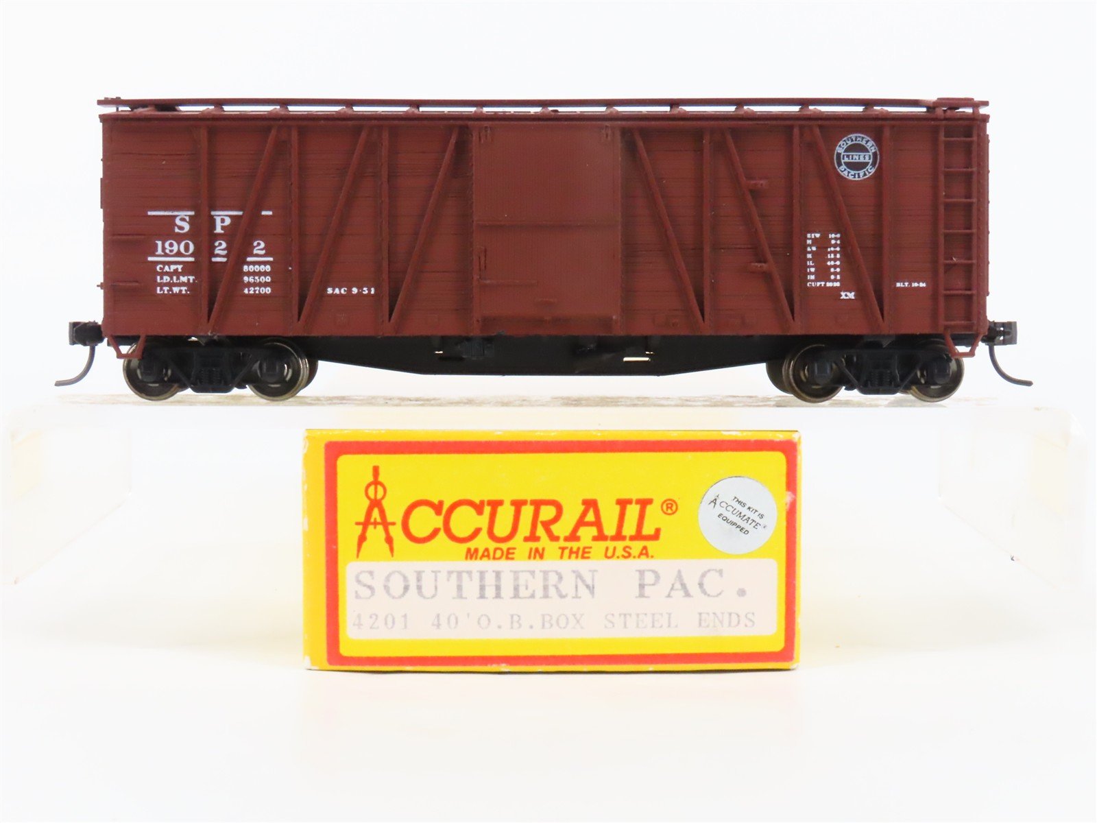 HO Scale Accurail 4201 SP Southern Pacific 40' OB Wood Box Car #19022 - Upgraded