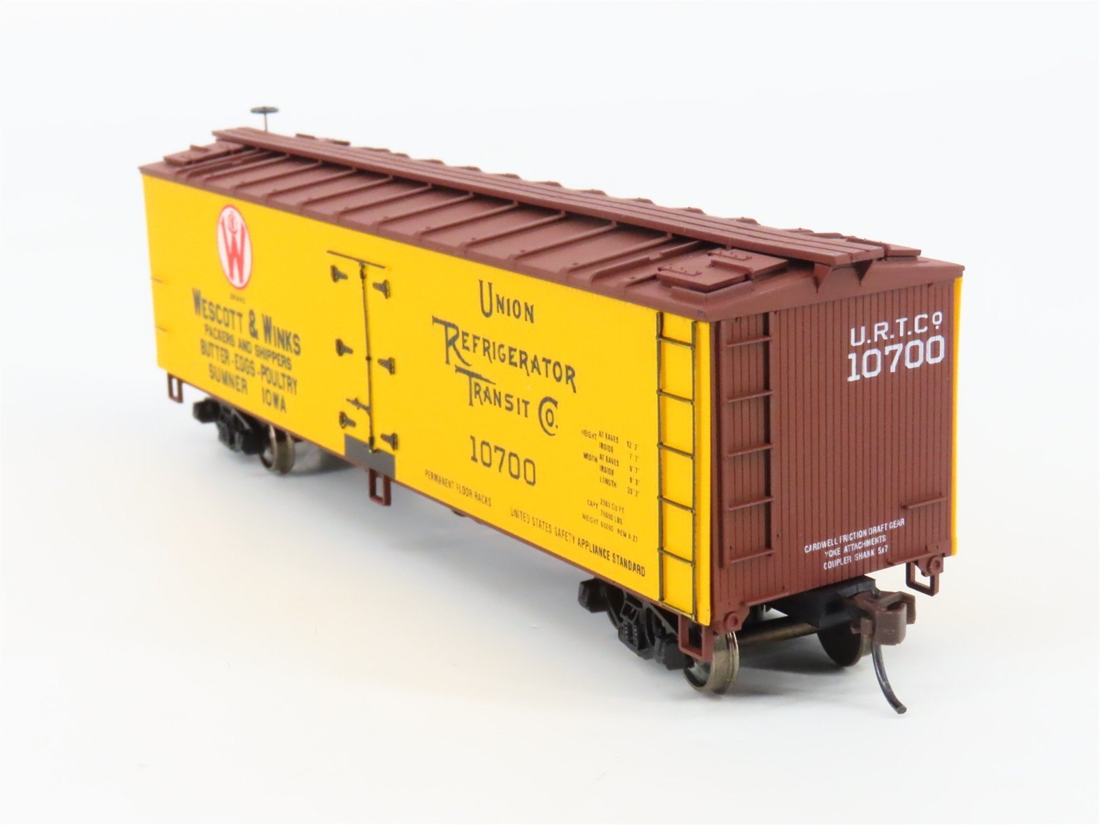 HO Scale Accurail 1559 URTC Westcott & Winks 40' Wood Reefer #10700 - Upgraded