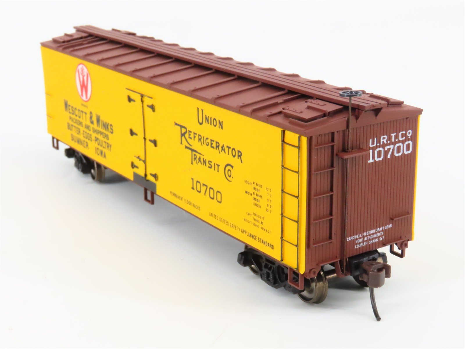 HO Scale Accurail 1559 URTC Westcott & Winks 40' Wood Reefer #10700 - Upgraded