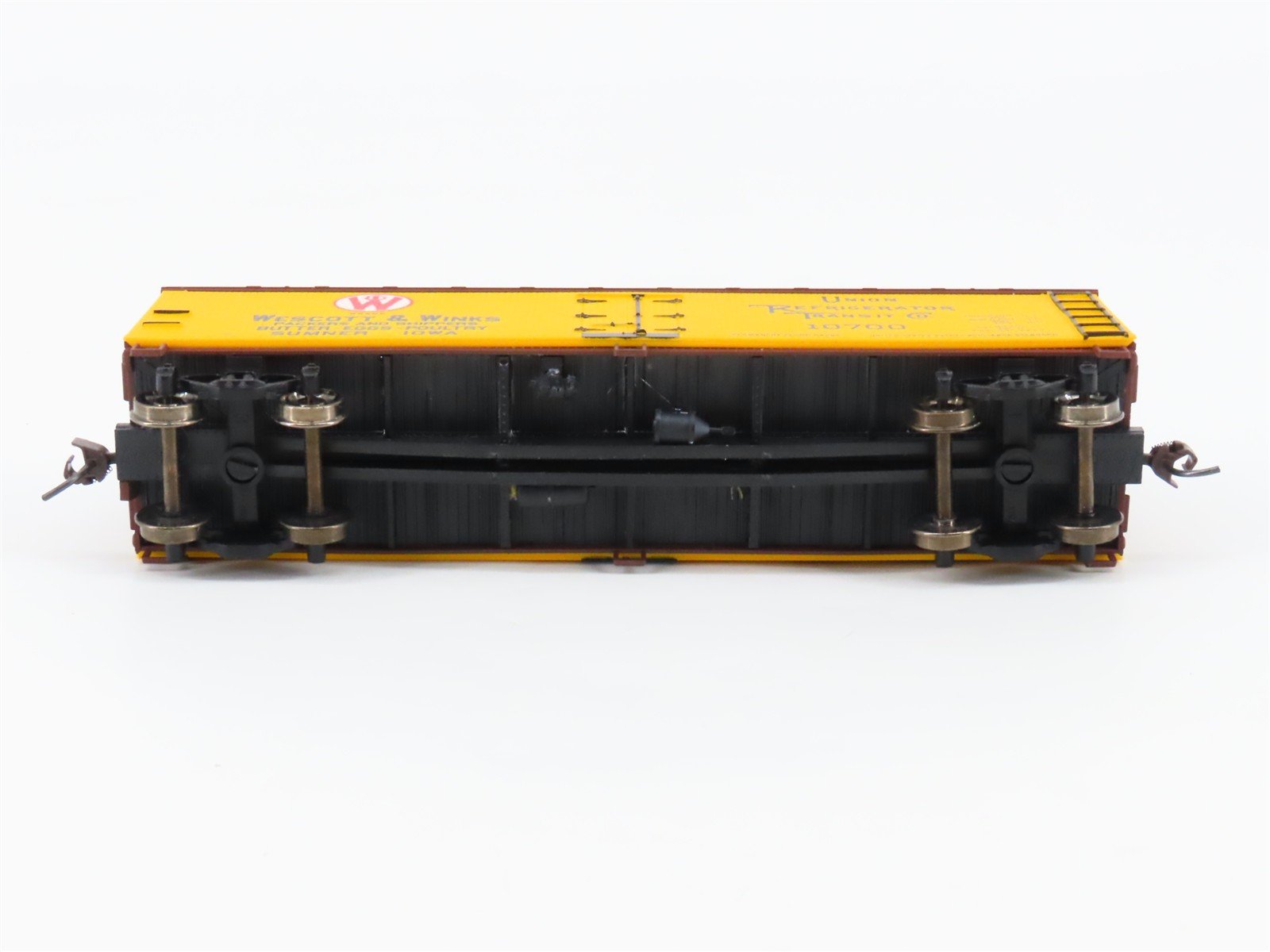 HO Scale Accurail 1559 URTC Westcott & Winks 40' Wood Reefer #10700 - Upgraded