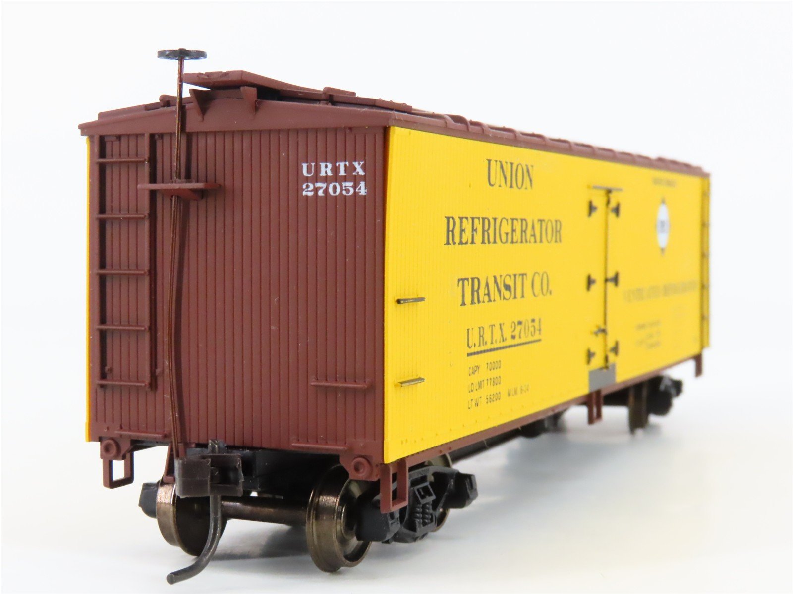 HO Scale Accurail 4813 URTX Union / ERIE 40' Wood Reefer #27054 - Upgraded