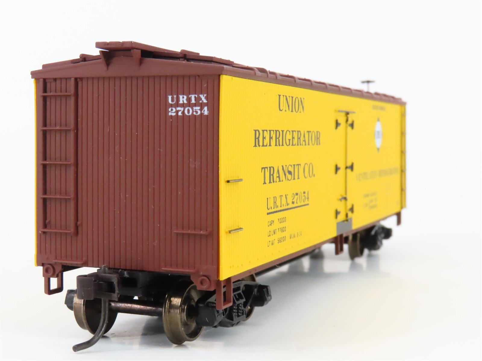 HO Scale Accurail 4813 URTX Union / ERIE 40' Wood Reefer #27054 - Upgraded