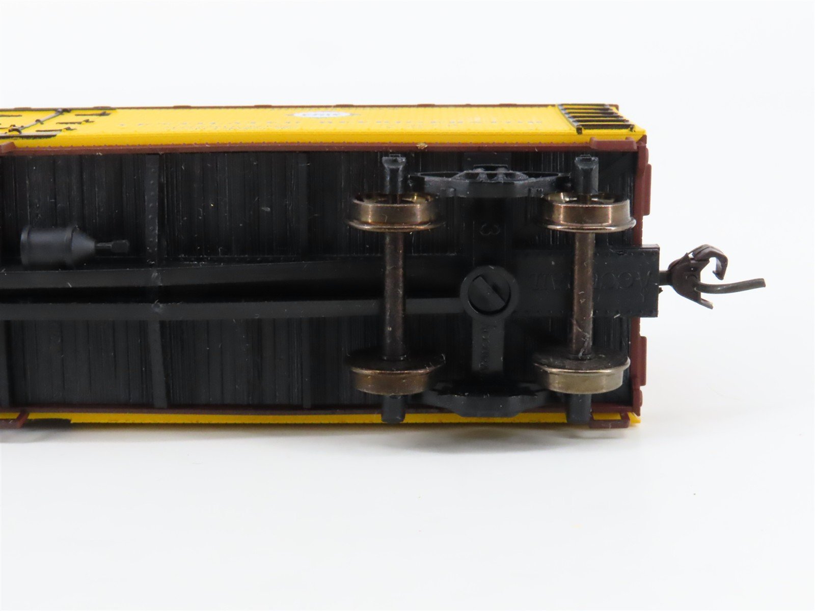 HO Scale Accurail 4813 URTX Union / ERIE 40' Wood Reefer #27054 - Upgraded