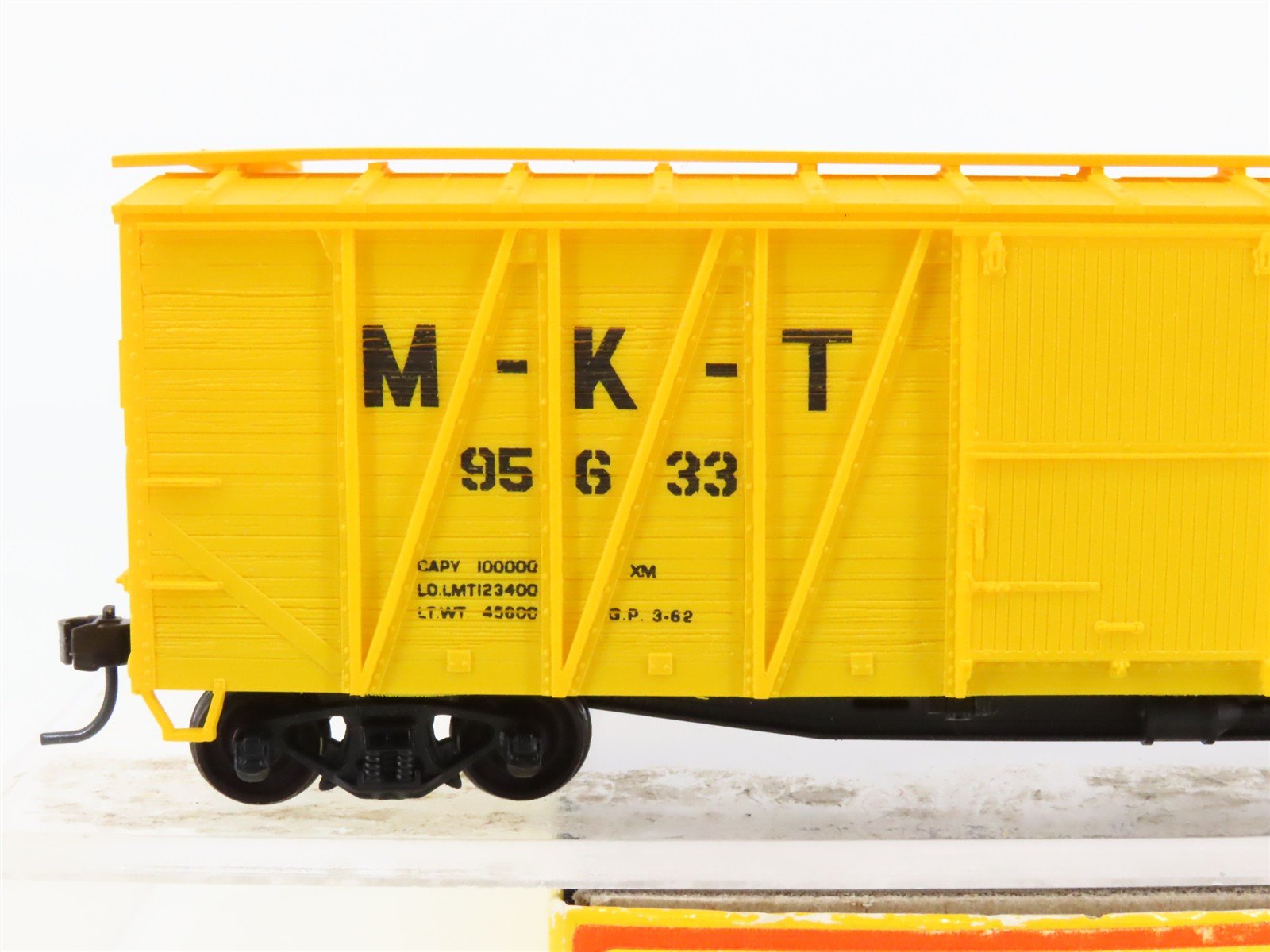 HO Scale Accurail 1521 MKT Missouri-Kansas-Texas 40' OB Wood Box Car #95633