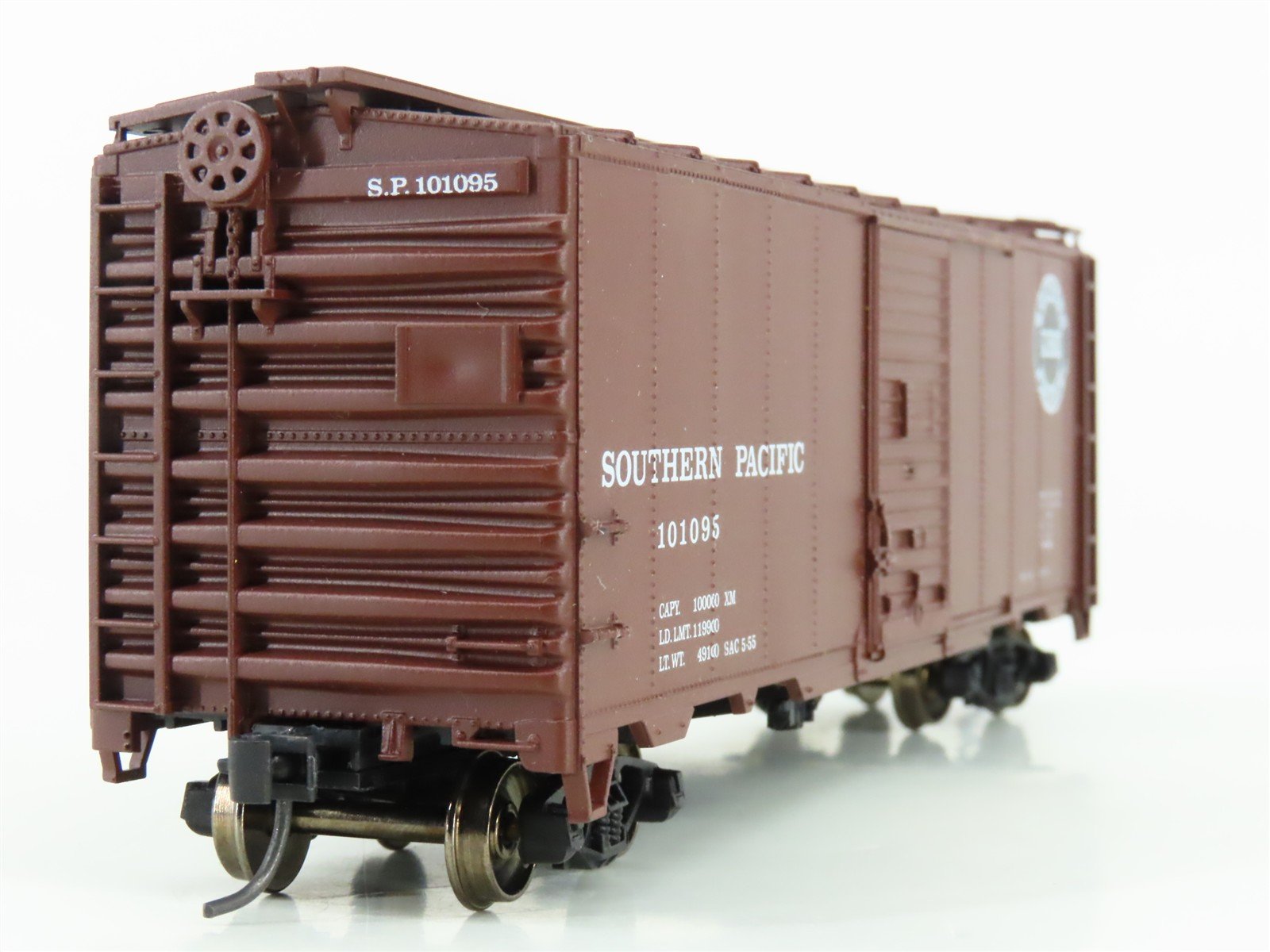 HO Accurail 3209 SP Southern Pacific 40' AAR Steel Box Car #101095 - Upgraded
