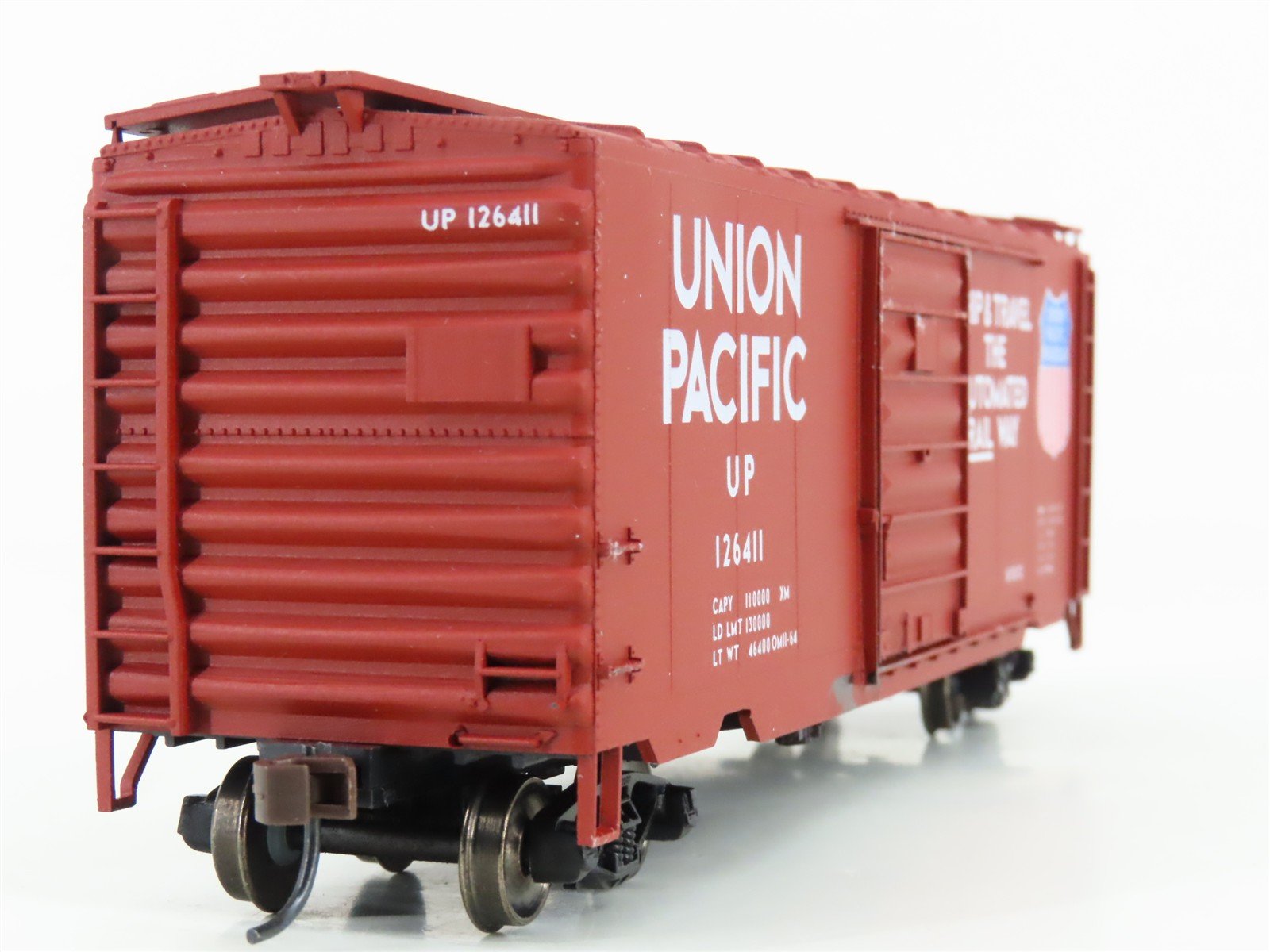 HO Accurail 3412 UP 