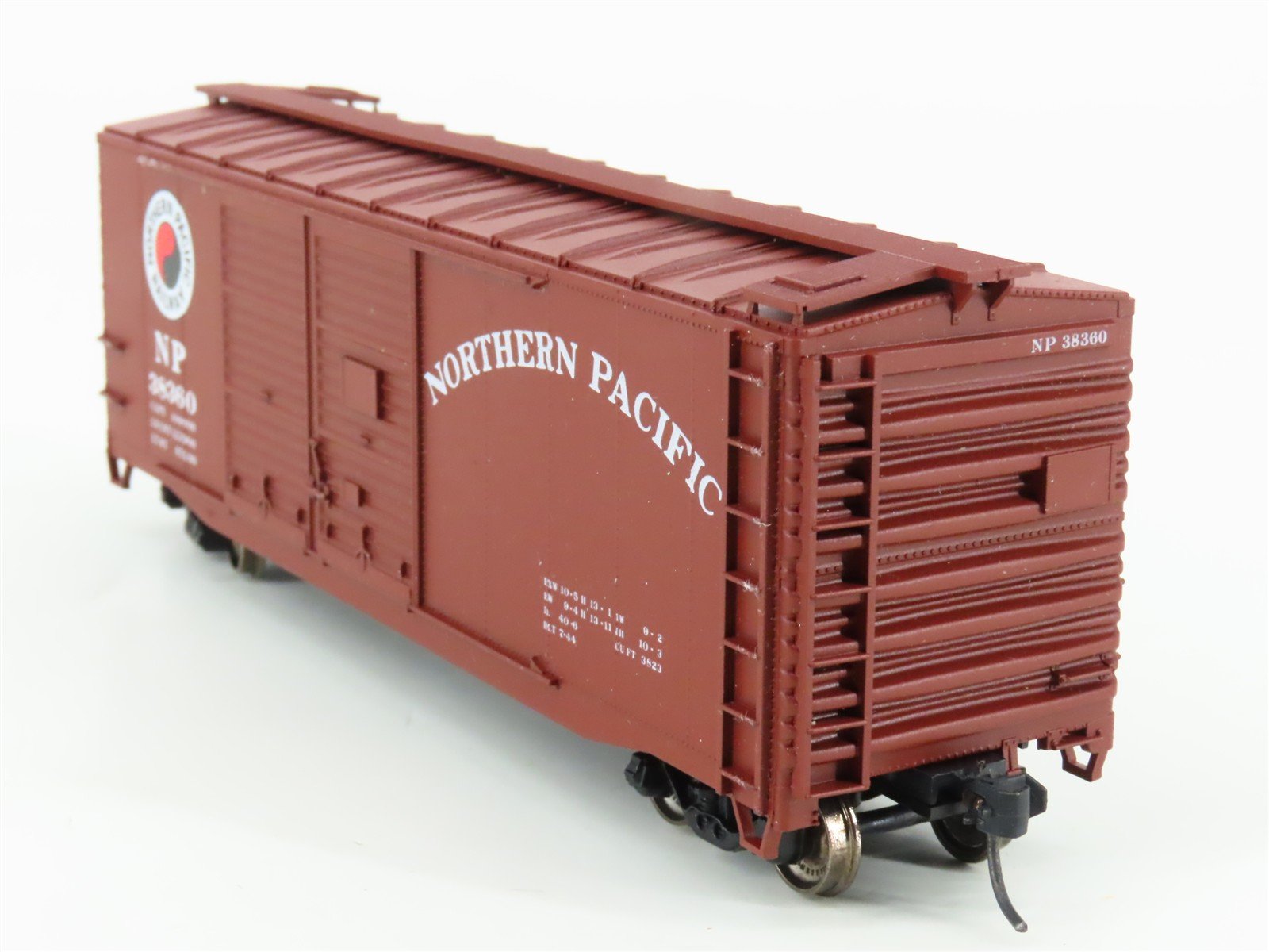 HO Accurail 3021 NP Northern Pacific 40' Double Door Box Car #38360 - Upgraded