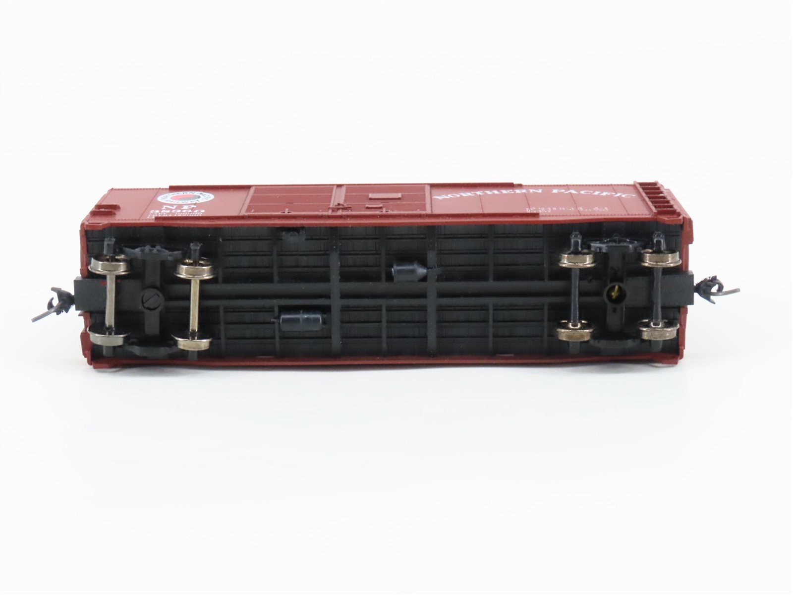 HO Accurail 3021 NP Northern Pacific 40' Double Door Box Car #38360 - Upgraded