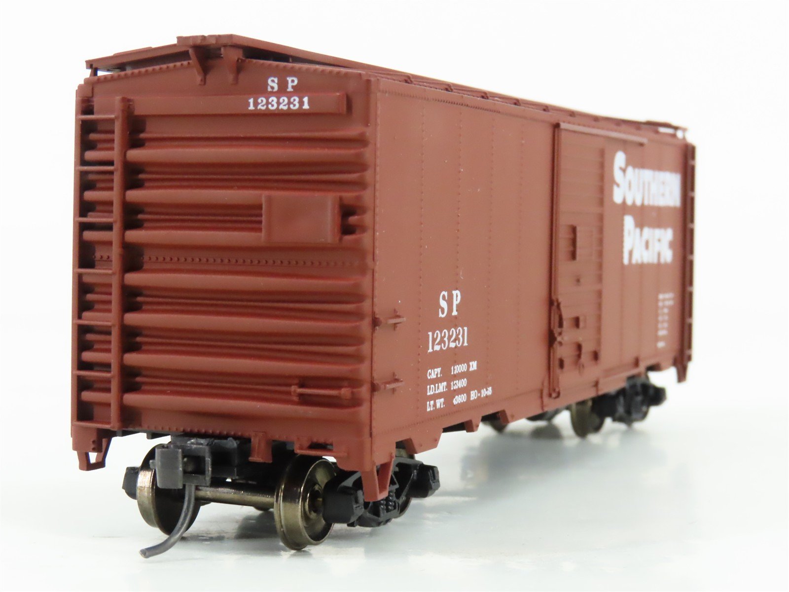 HO Accurail 1546 SP Southern Pacific 40' AAR Steel Box Car #123231 - Upgraded