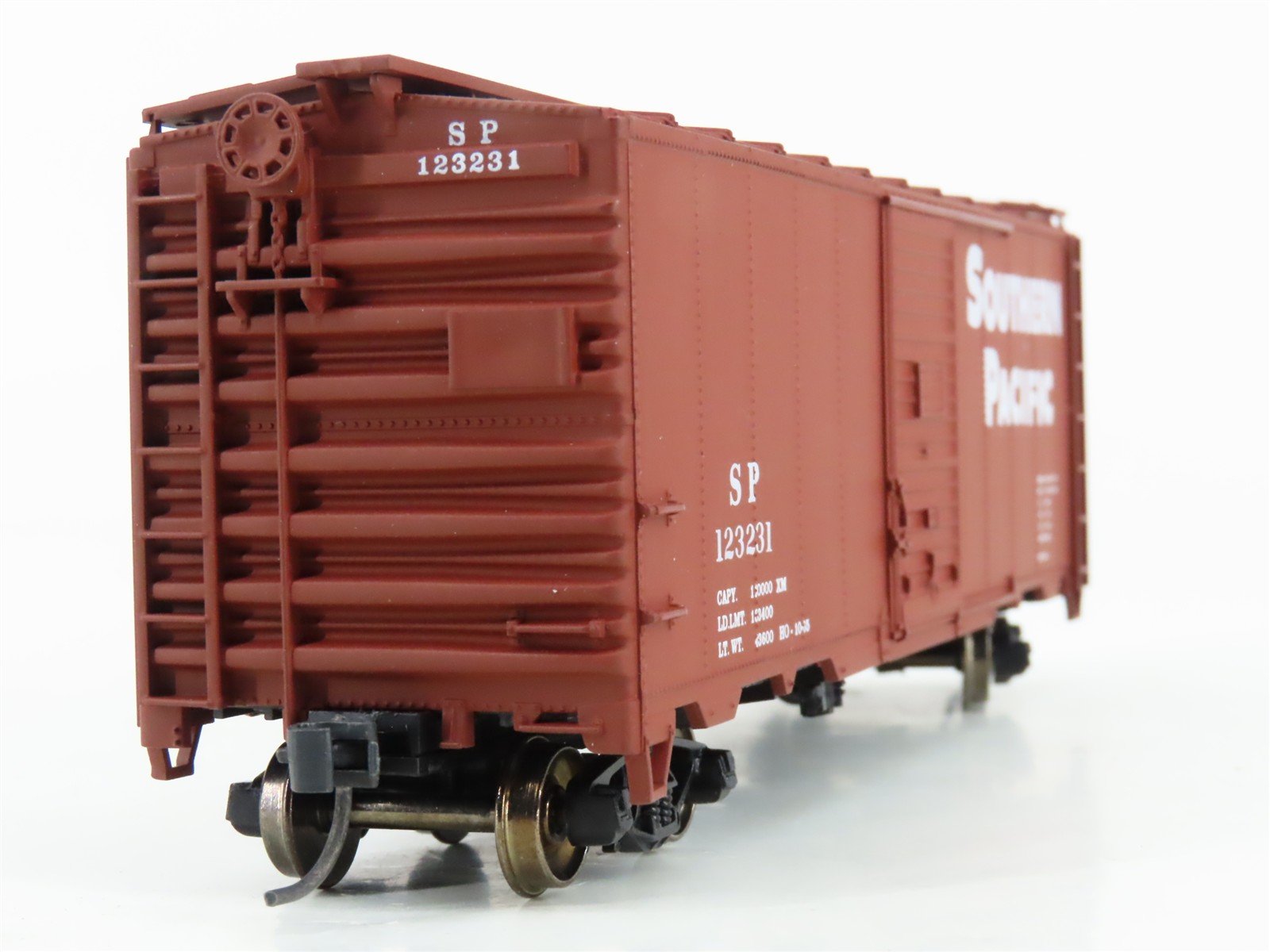 HO Accurail 1546 SP Southern Pacific 40' AAR Steel Box Car #123231 - Upgraded