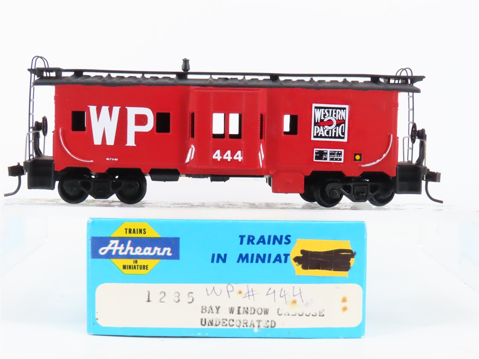 HO Scale Athearn 1235 WP Western Pacific Bay Window Caboose #444 - Custom