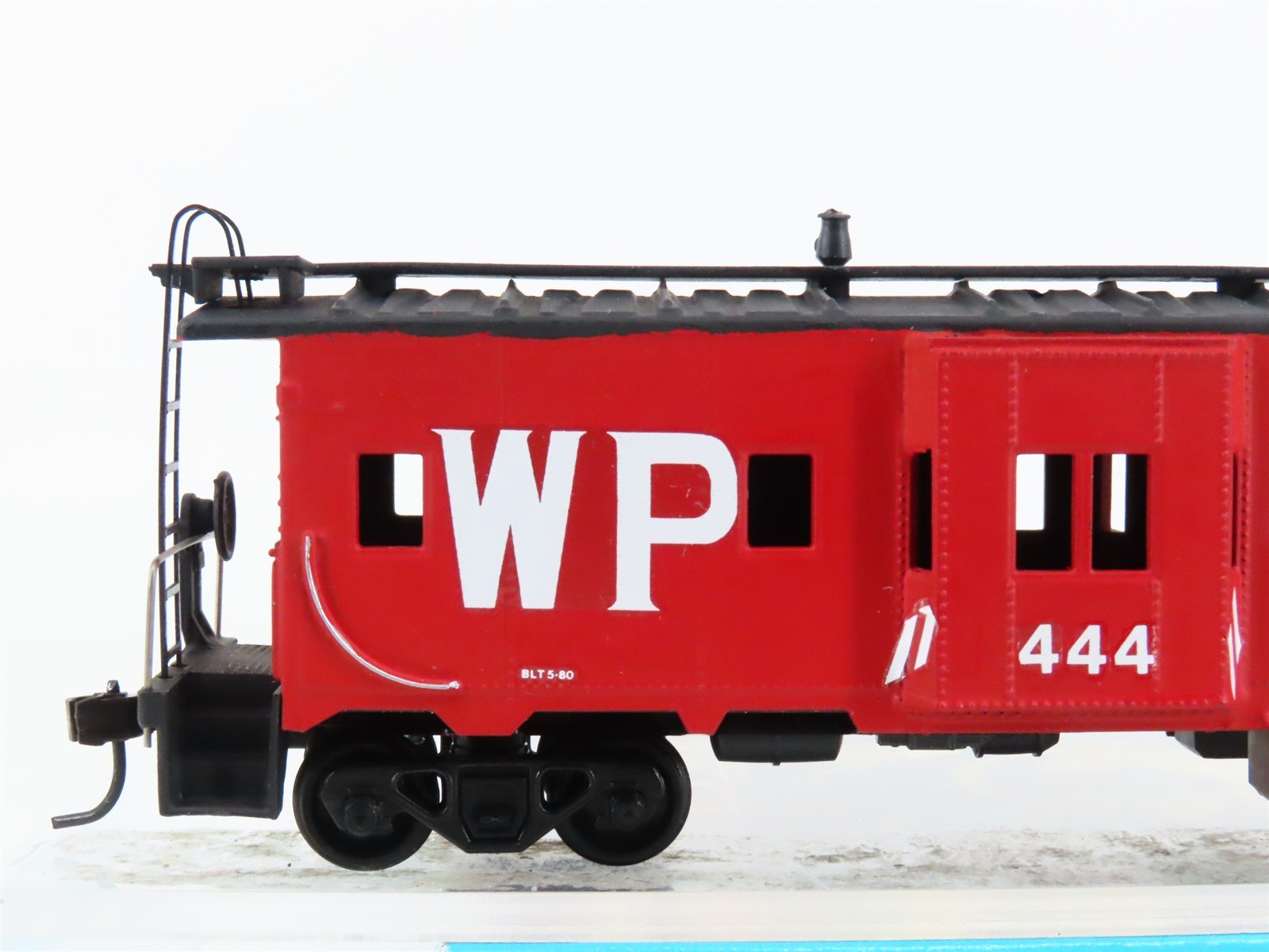 HO Scale Athearn 1235 WP Western Pacific Bay Window Caboose #444 - Custom