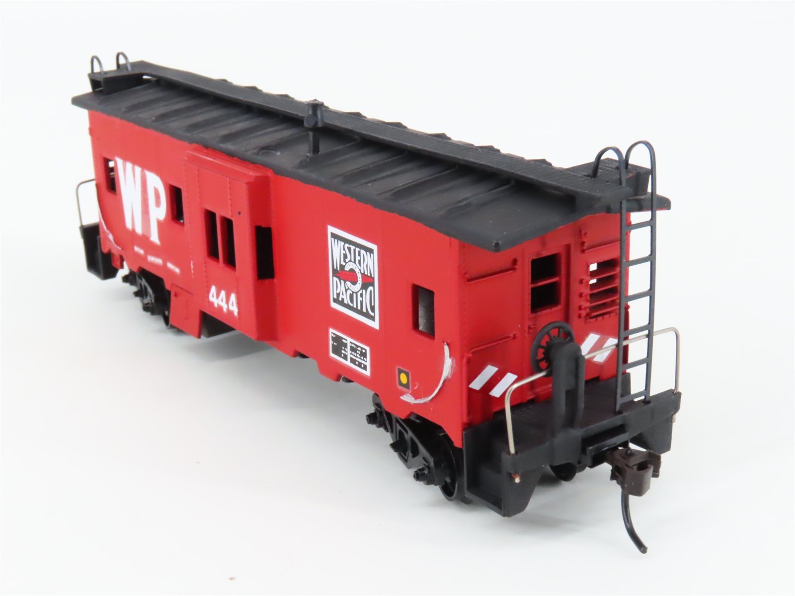 HO Scale Athearn 1235 WP Western Pacific Bay Window Caboose #444 - Custom