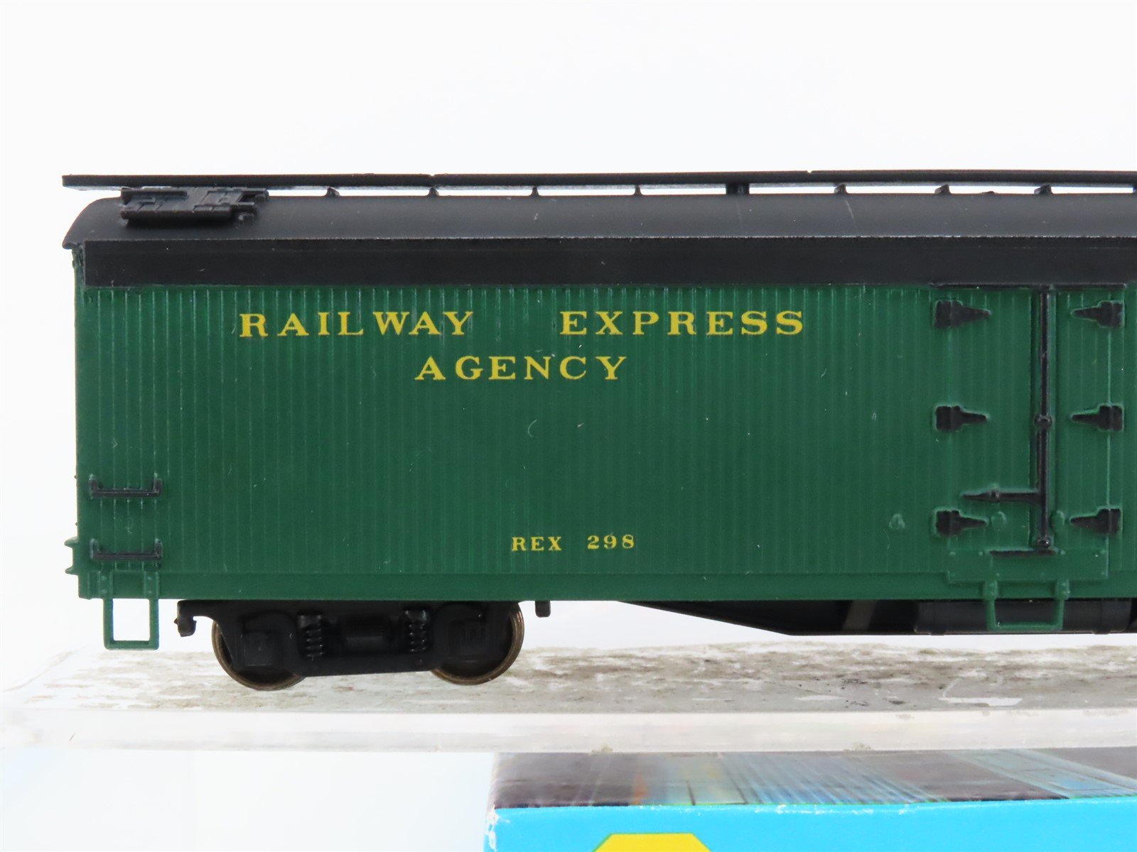 HO Scale Athearn 5330 REX REA 50' Express Reefer #298 - Custom - Upgraded