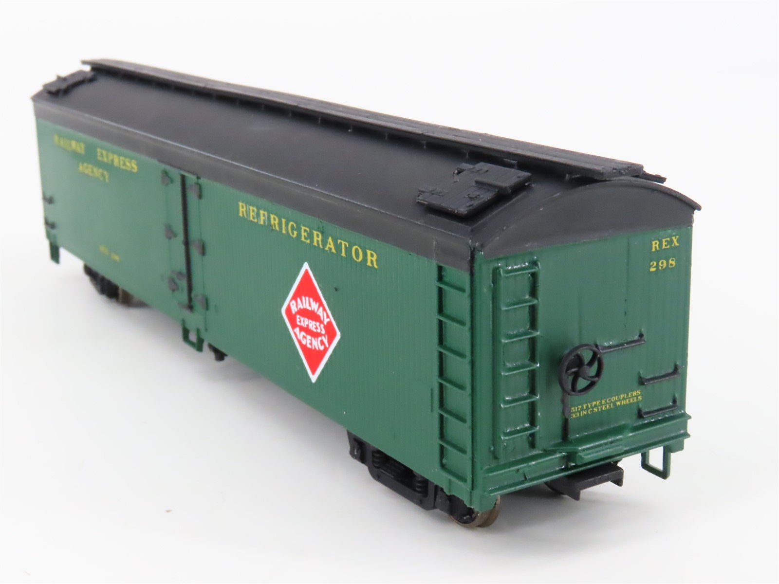 HO Scale Athearn 5330 REX REA 50' Express Reefer #298 - Custom - Upgraded