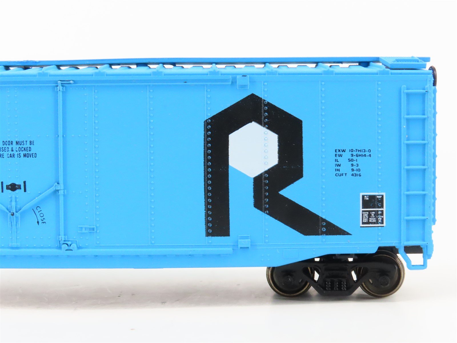 HO Athearn/Rail Runner 114 RI Route Rock 50' Plug Door Box Car #516017 Upgraded