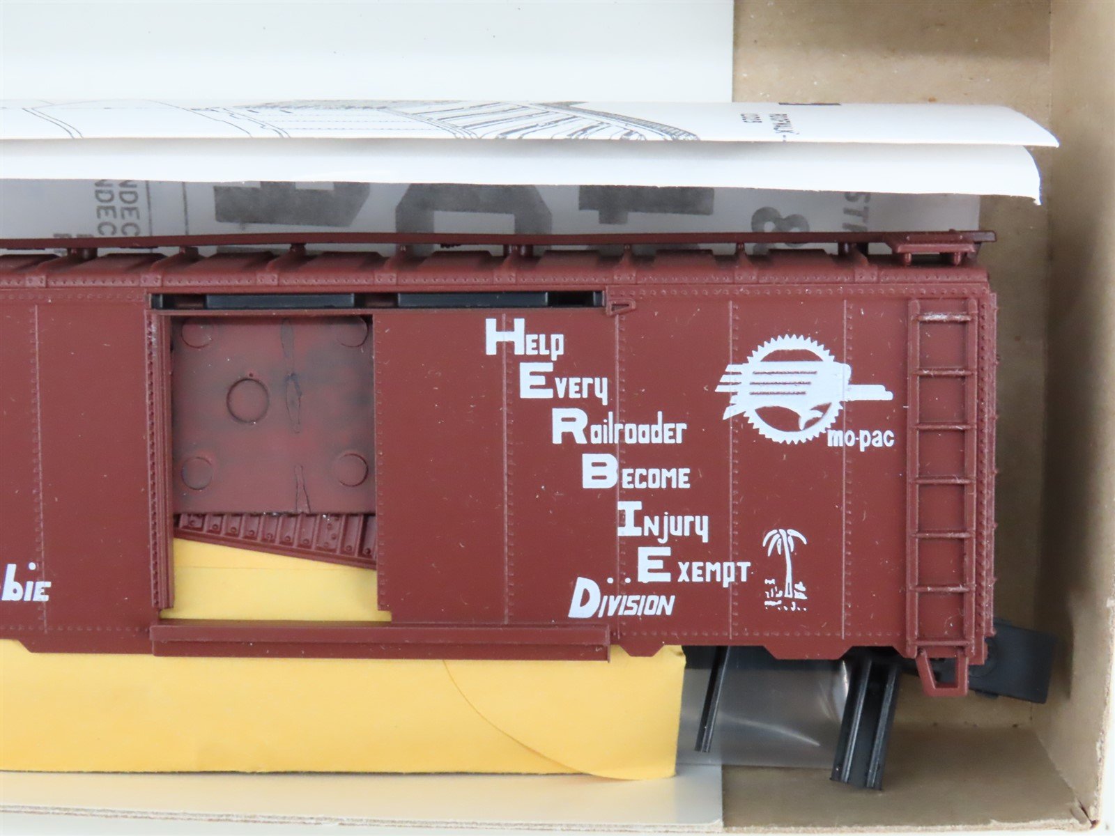 HO Scale Athearn/English's Kit #3-1034 MP Mo-Pac 