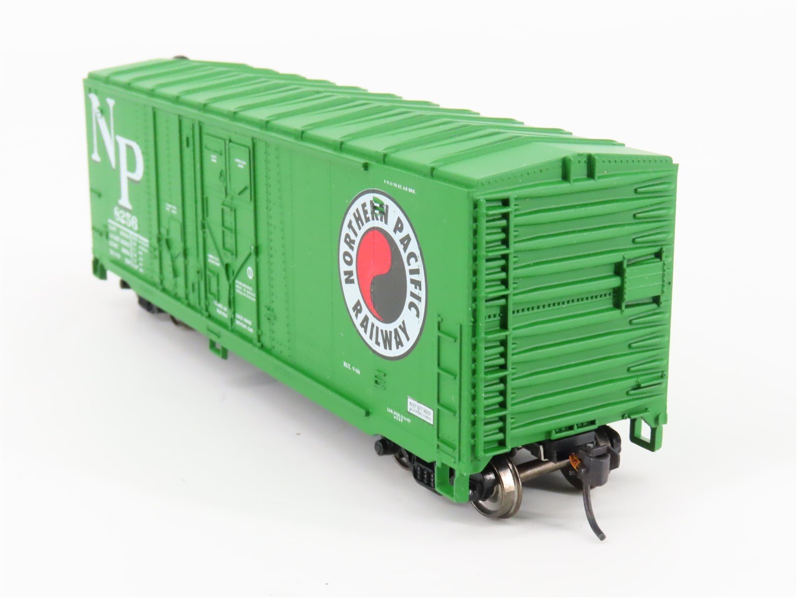 HO Scale Athearn 2093 NP Northern Pacific 40' Grain Box Car #8256 - Upgraded