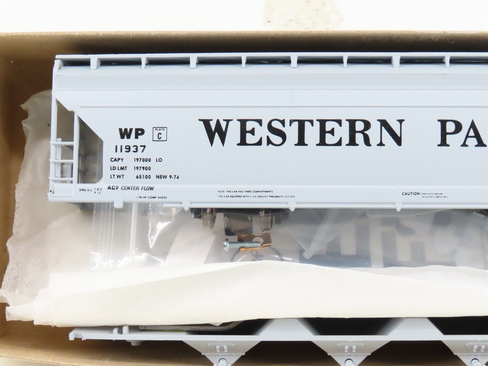 HO Athearn Bev-Bel Kit 2323-1 WP Western Pacific 4-Bay Covered Hopper #11937