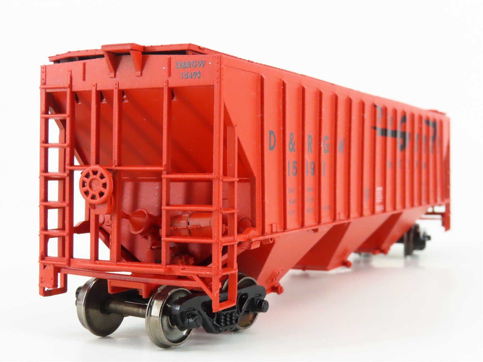 HO Athearn/Rail Runner 238 D&RGW Rio Grande 3-Bay Covered Hopper #15493 Upgraded