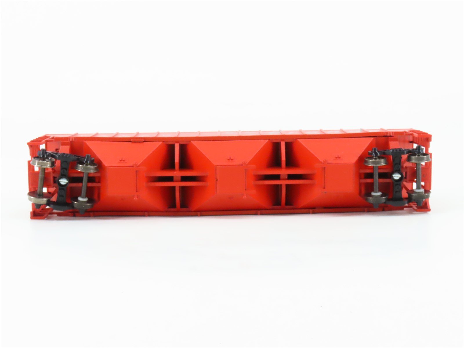 HO Athearn/Rail Runner 238 D&RGW Rio Grande 3-Bay Covered Hopper #15493 Upgraded
