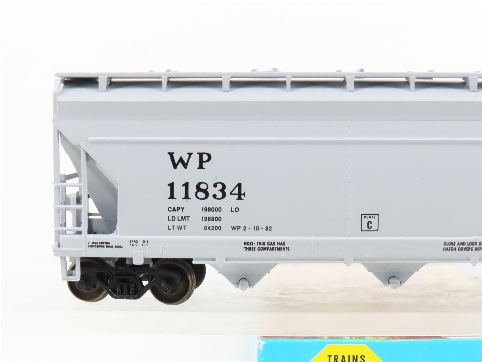HO Scale Athearn/Rail Runner 291-1 WP 4-Bay Covered Hopper #11834 - Upgraded
