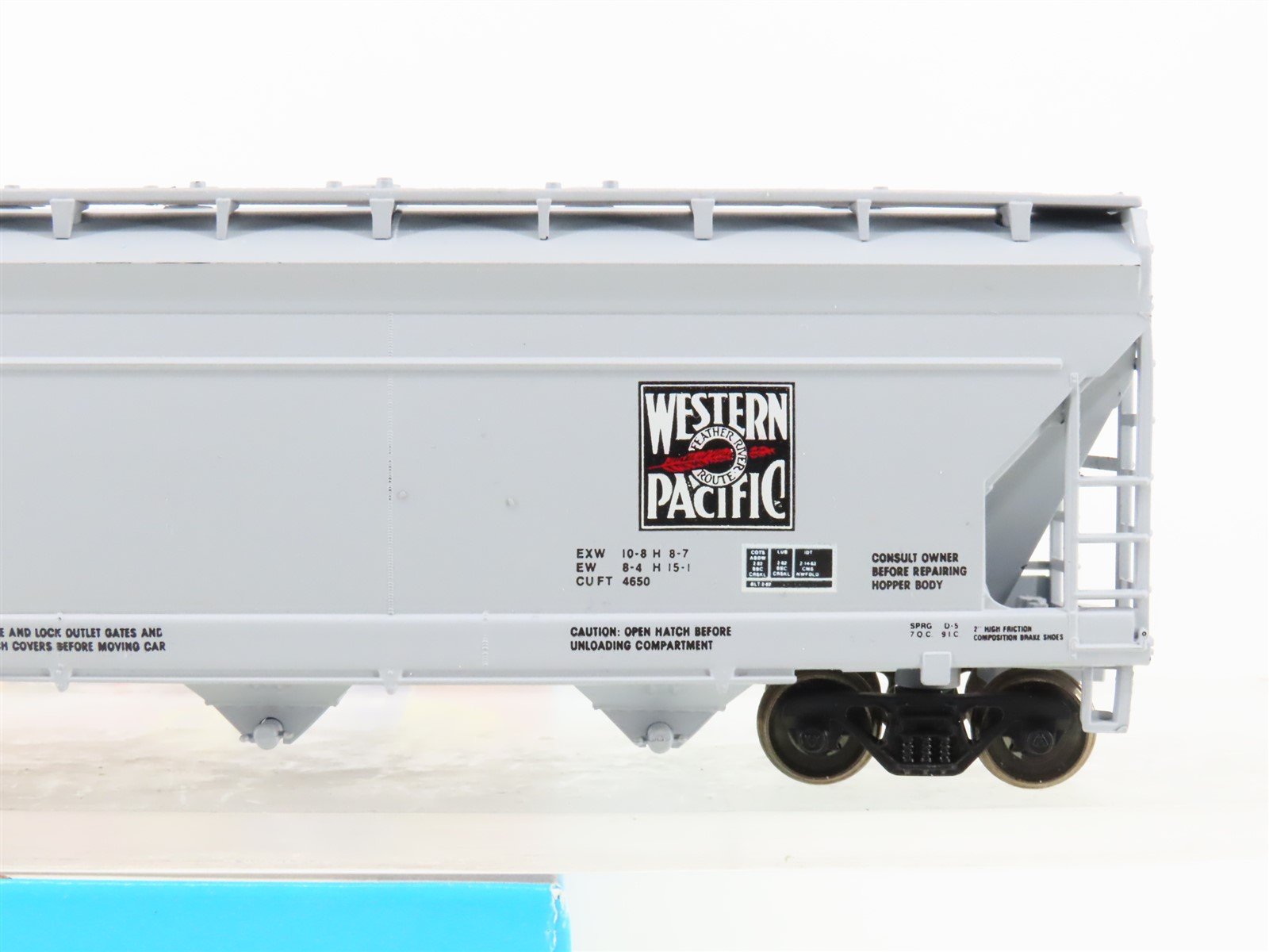 HO Scale Athearn/Rail Runner 291-1 WP 4-Bay Covered Hopper #11834 - Upgraded