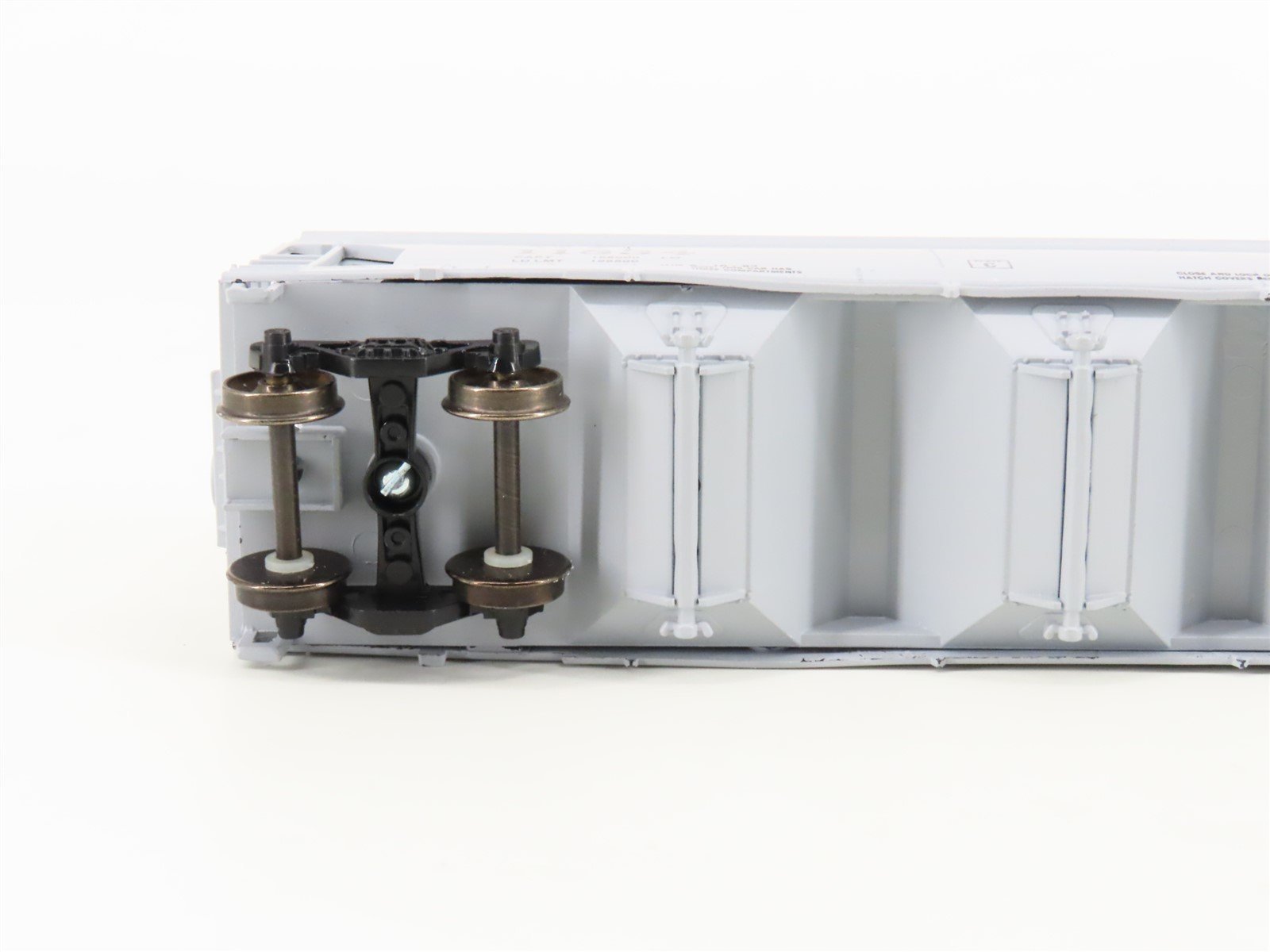 HO Scale Athearn/Rail Runner 291-1 WP 4-Bay Covered Hopper #11834 - Upgraded