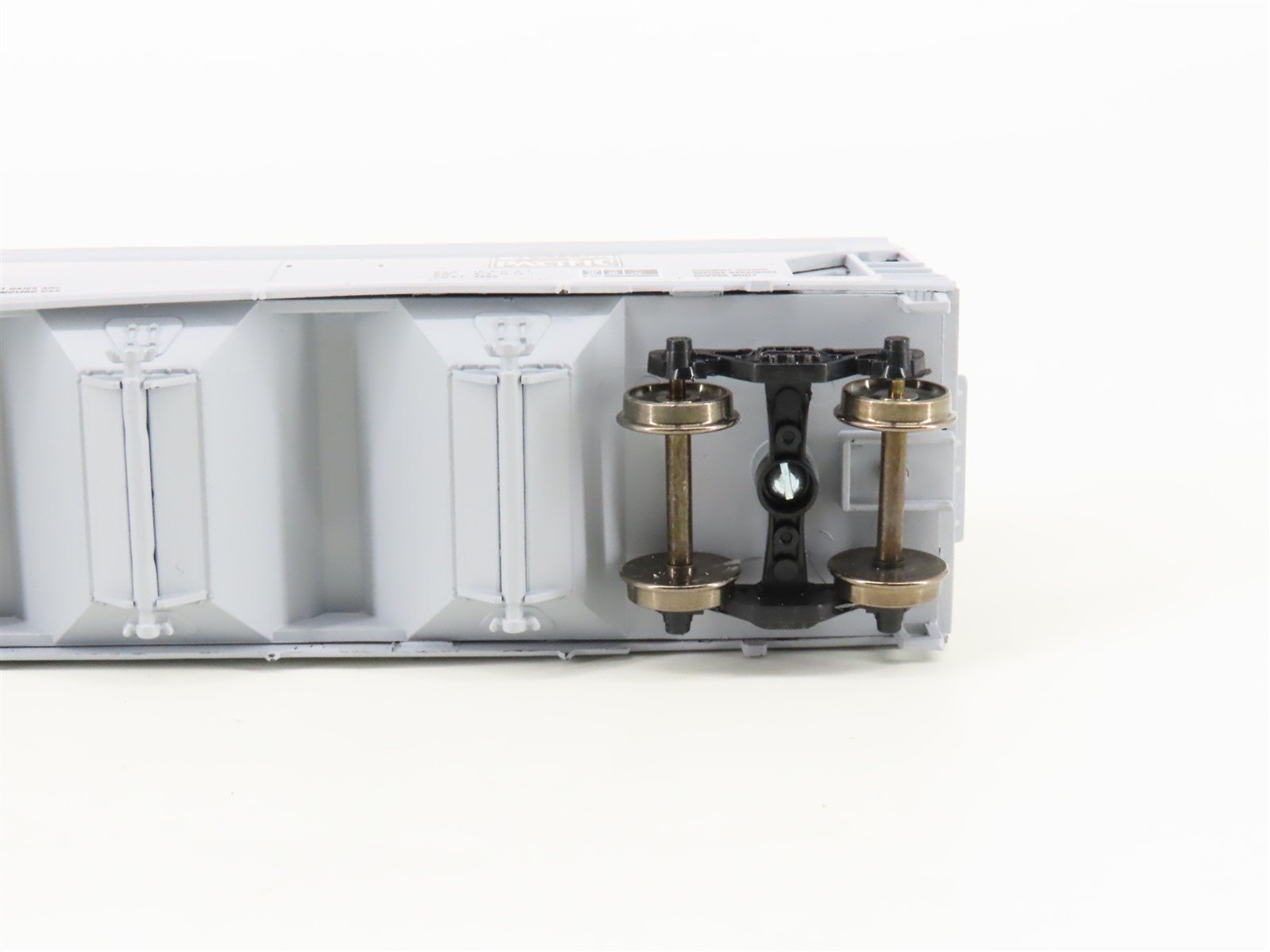 HO Scale Athearn/Rail Runner 291-1 WP 4-Bay Covered Hopper #11834 - Upgraded
