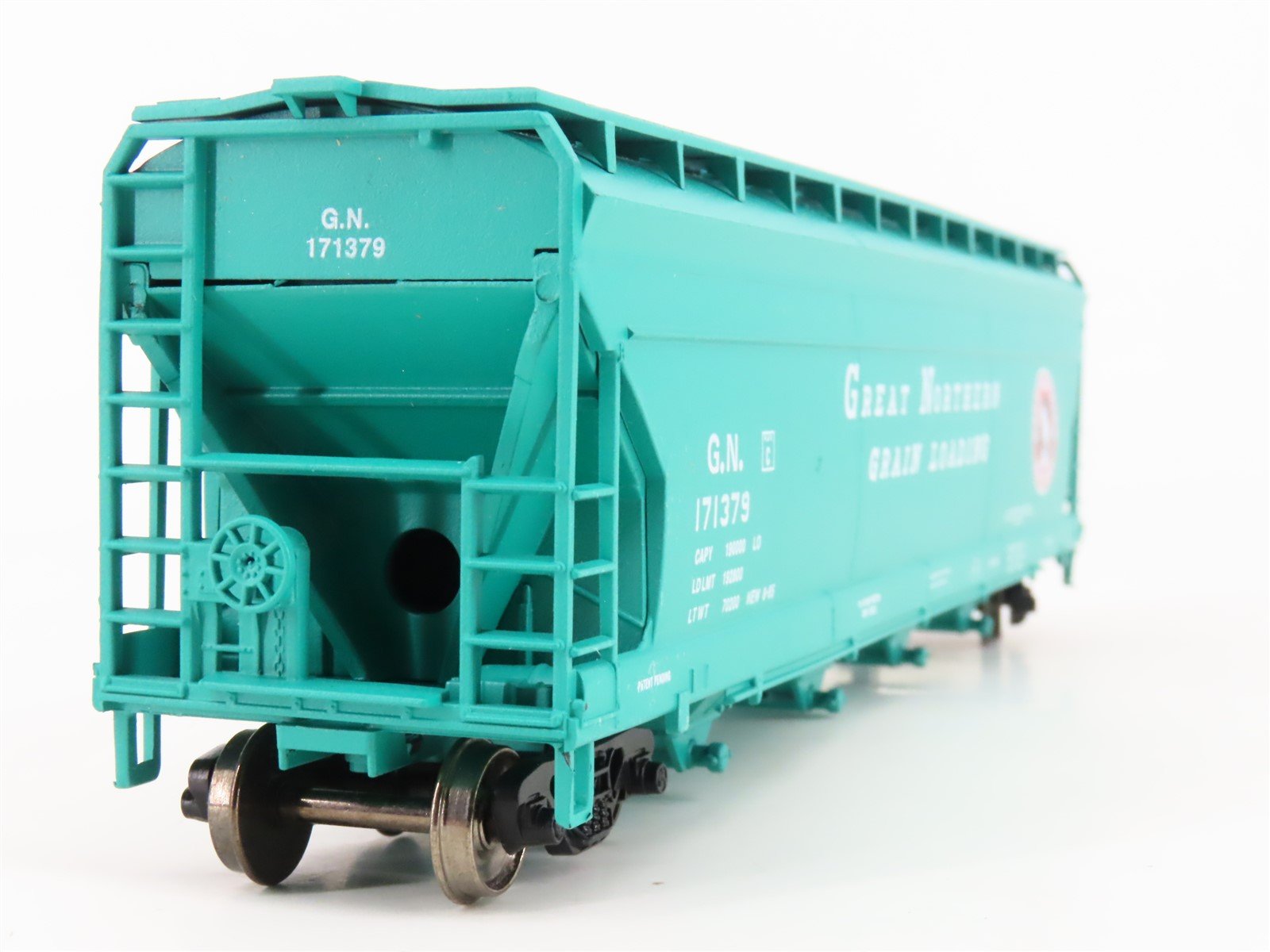 HO Athearn/Rail Runner 270-1 GN Grain 4-Bay Covered Hopper #171379 - Upgraded