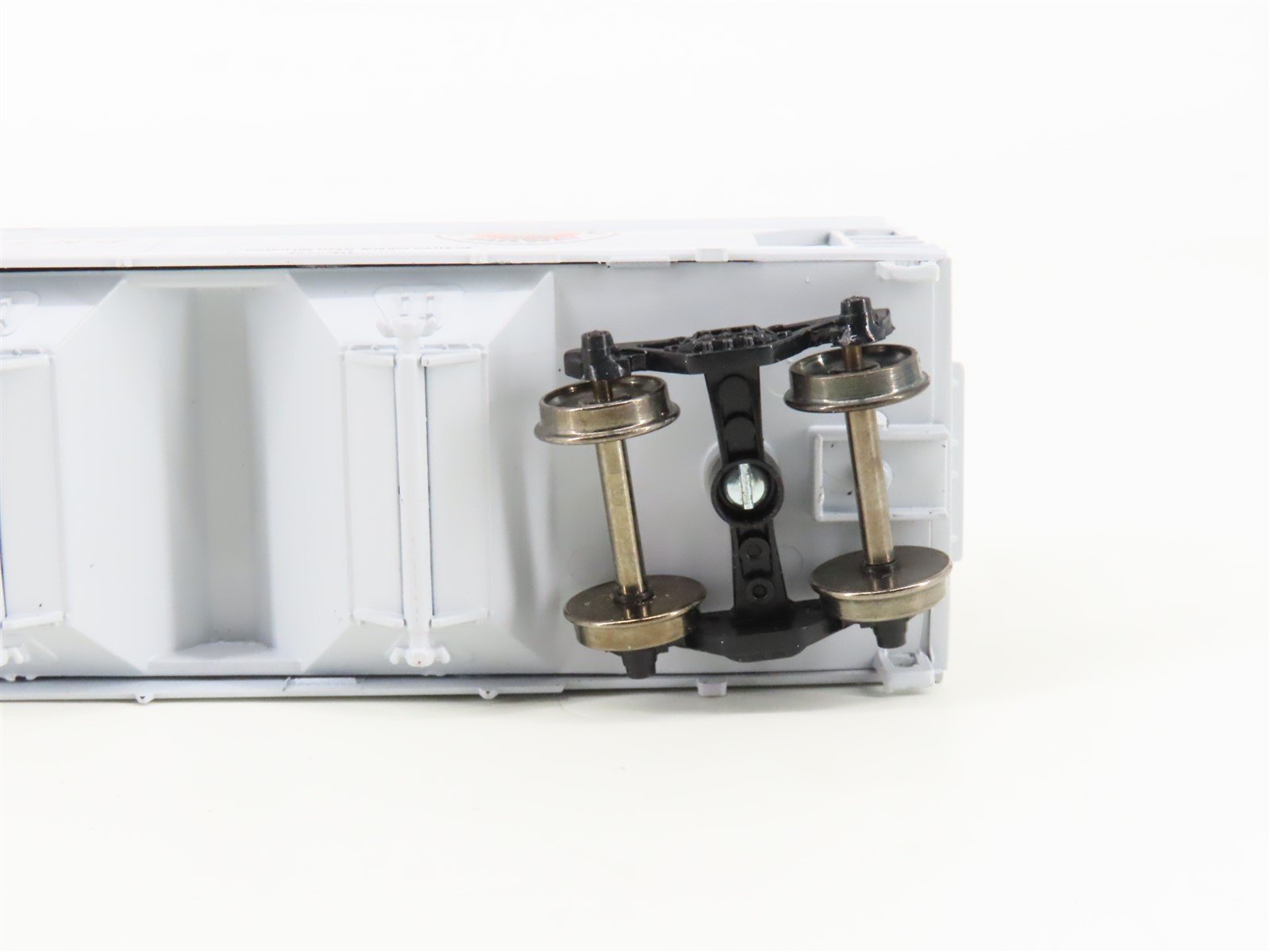 HO Scale Athearn/Rail Runner 244 GN Grain 4-Bay Covered Hopper #171857 -Upgraded