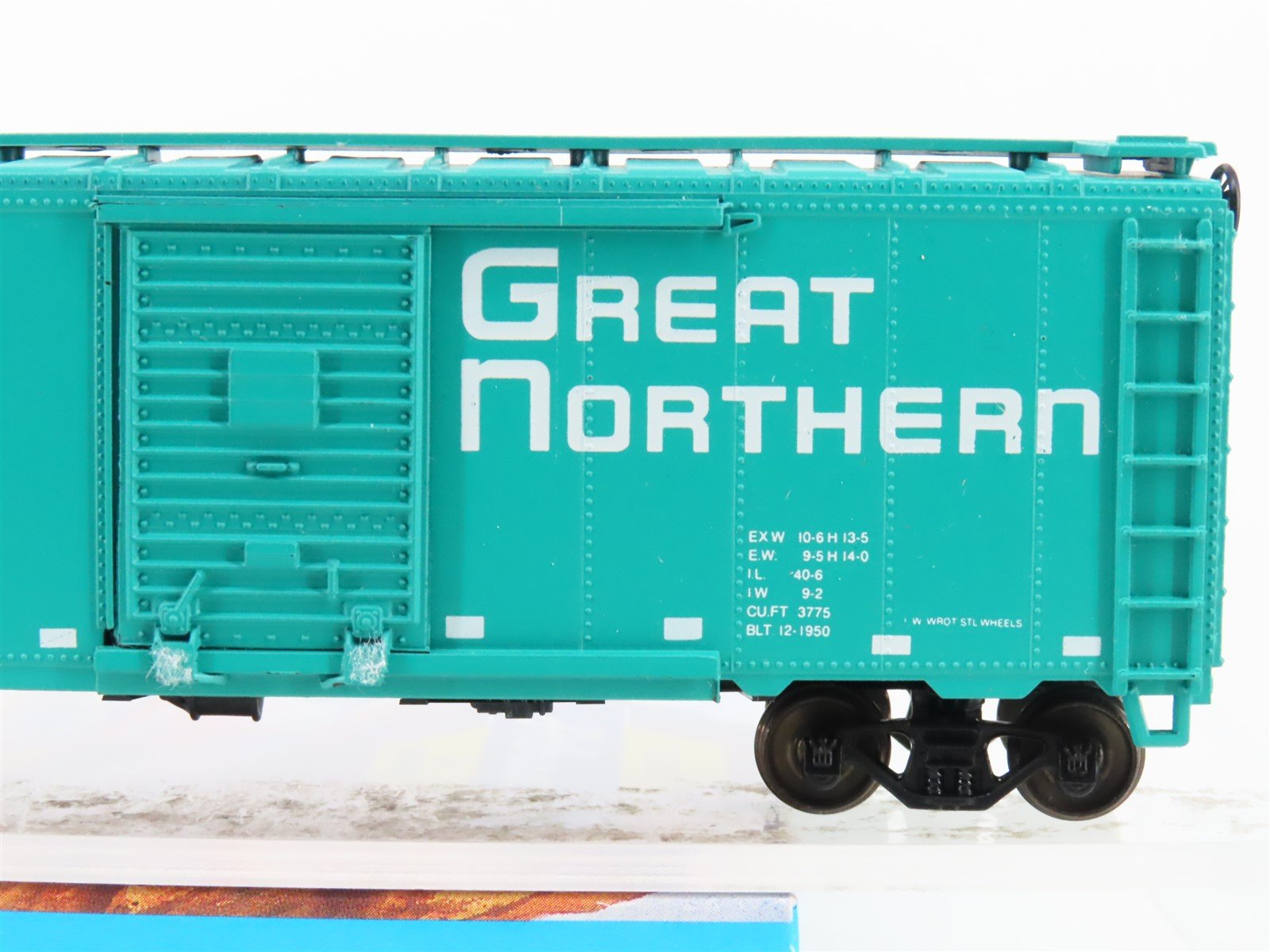 HO Scale Athearn/Rail Runner 209 GN Great Northern 40' Box Car #20058 - Upgraded