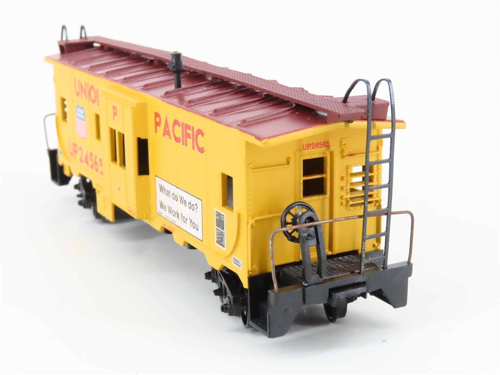 HO Scale Athearn 1180 UP Union Pacific Bay Window Caboose #24565