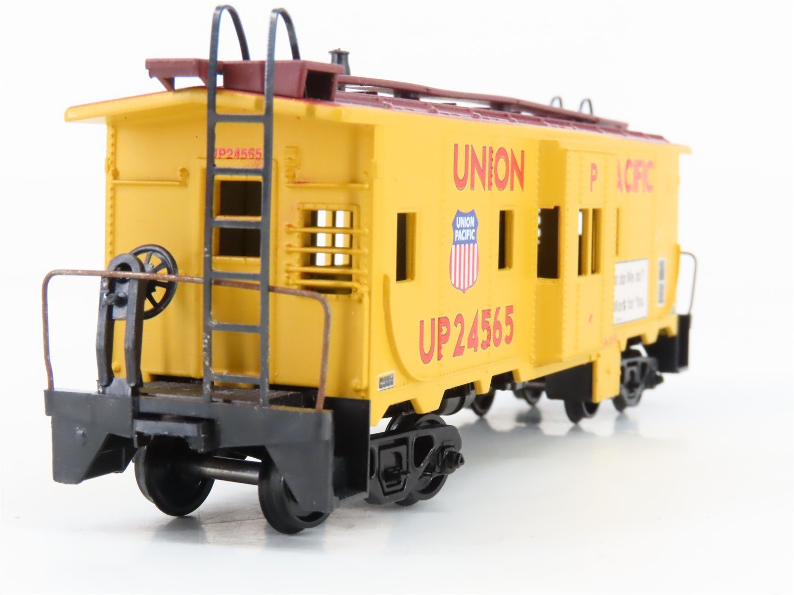 HO Scale Athearn 1180 UP Union Pacific Bay Window Caboose #24565