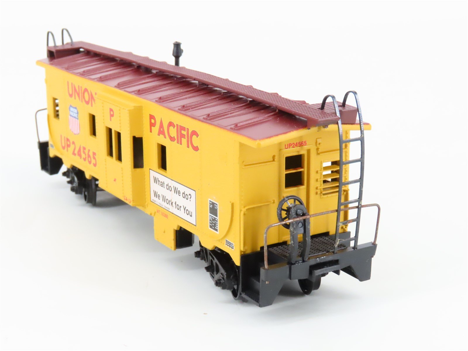 HO Scale Athearn 1180 UP Union Pacific Bay Window Caboose #24565